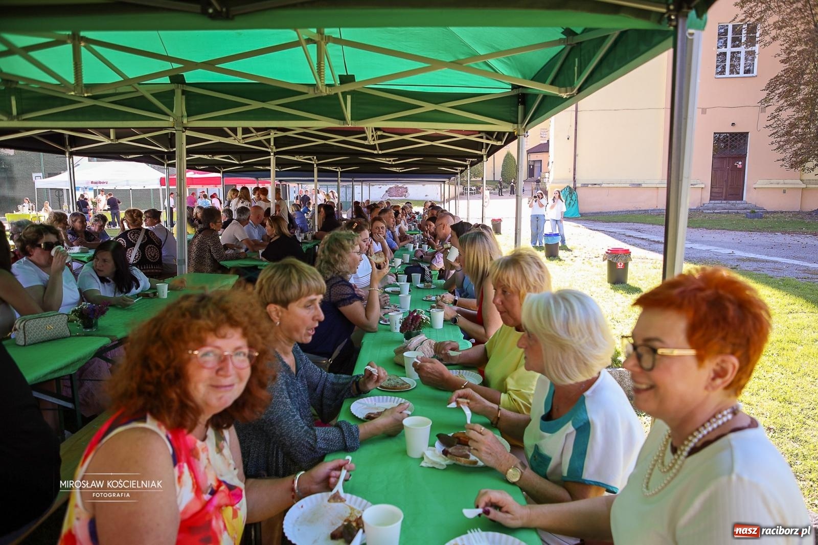 Zdjęcie w galerii na portalu naszraciborz.pl: Piknik na 80 lat Ekonomika – święto wspomnień i spotkań pokoleń [FOTO i WIDEO] wiadomości z regionu
