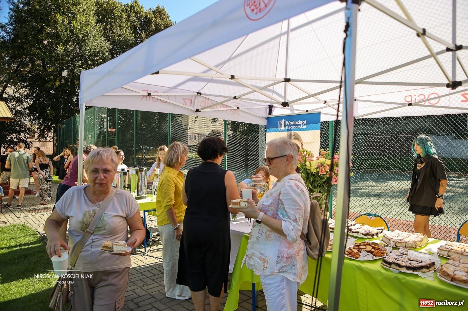Zdjęcie w galerii na portalu naszraciborz.pl: Piknik na 80 lat Ekonomika – święto wspomnień i spotkań pokoleń [FOTO i WIDEO] wiadomości z regionu
