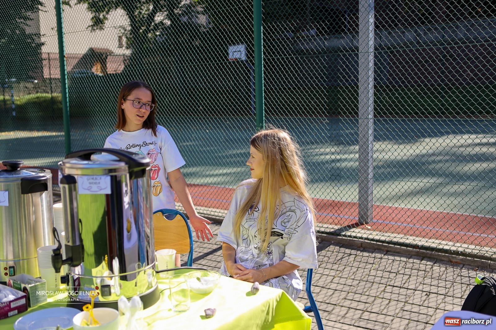 Zdjęcie w galerii na portalu naszraciborz.pl: Piknik na 80 lat Ekonomika – święto wspomnień i spotkań pokoleń [FOTO i WIDEO] wiadomości z regionu