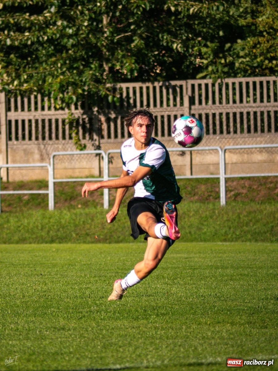 Zdjęcie w galerii na portalu naszraciborz.pl: LKS 1908 Nędza pewnie pokonał GKS Dąb Gaszowice [FOTO] wiadomości z regionu