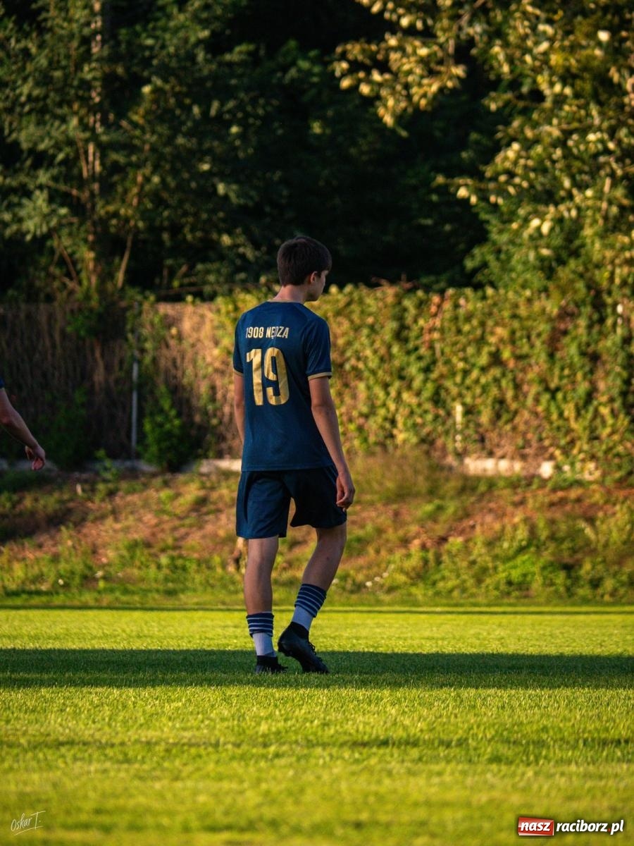 Zdjęcie w galerii na portalu naszraciborz.pl: LKS 1908 Nędza pewnie pokonał GKS Dąb Gaszowice [FOTO] wiadomości z regionu