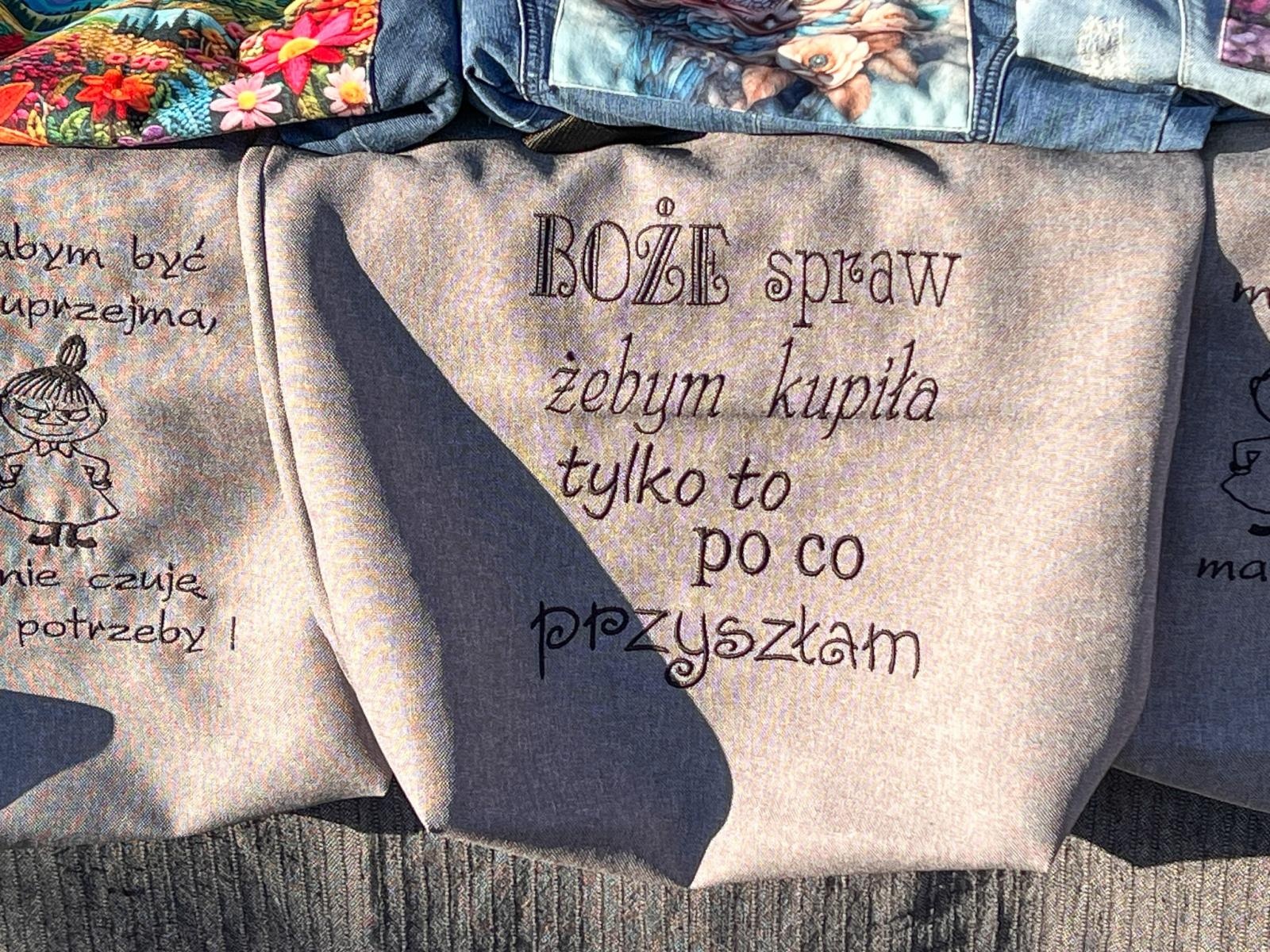 Zdjęcie w galerii na portalu naszraciborz.pl: Starych rzeczy się nie wyrzuca! Jarmark na Granicy pęka w szwach wiadomości z regionu