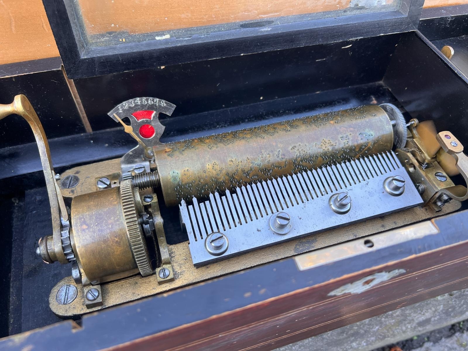 Zdjęcie w galerii na portalu naszraciborz.pl: Starych rzeczy się nie wyrzuca! Jarmark na Granicy pęka w szwach wiadomości z regionu