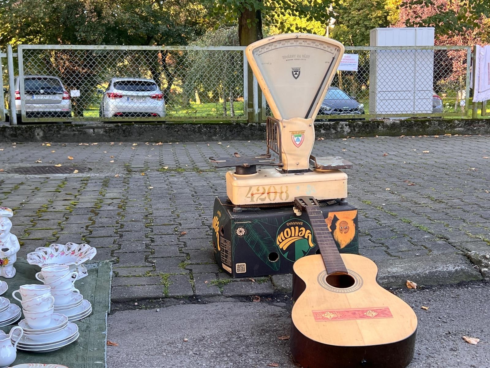 Zdjęcie w galerii na portalu naszraciborz.pl: Starych rzeczy się nie wyrzuca! Jarmark na Granicy pęka w szwach wiadomości z regionu