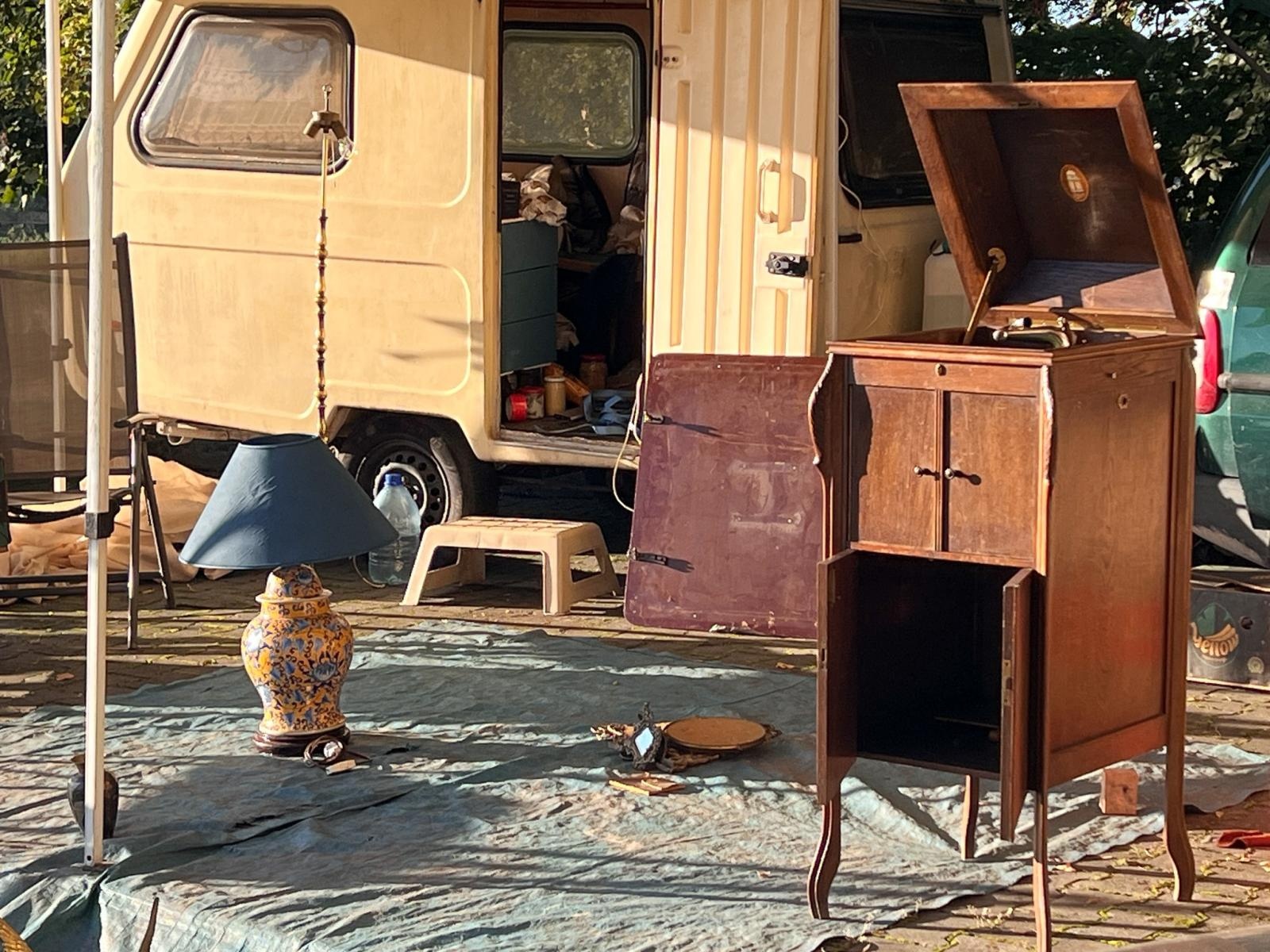 Zdjęcie w galerii na portalu naszraciborz.pl: Starych rzeczy się nie wyrzuca! Jarmark na Granicy pęka w szwach wiadomości z regionu