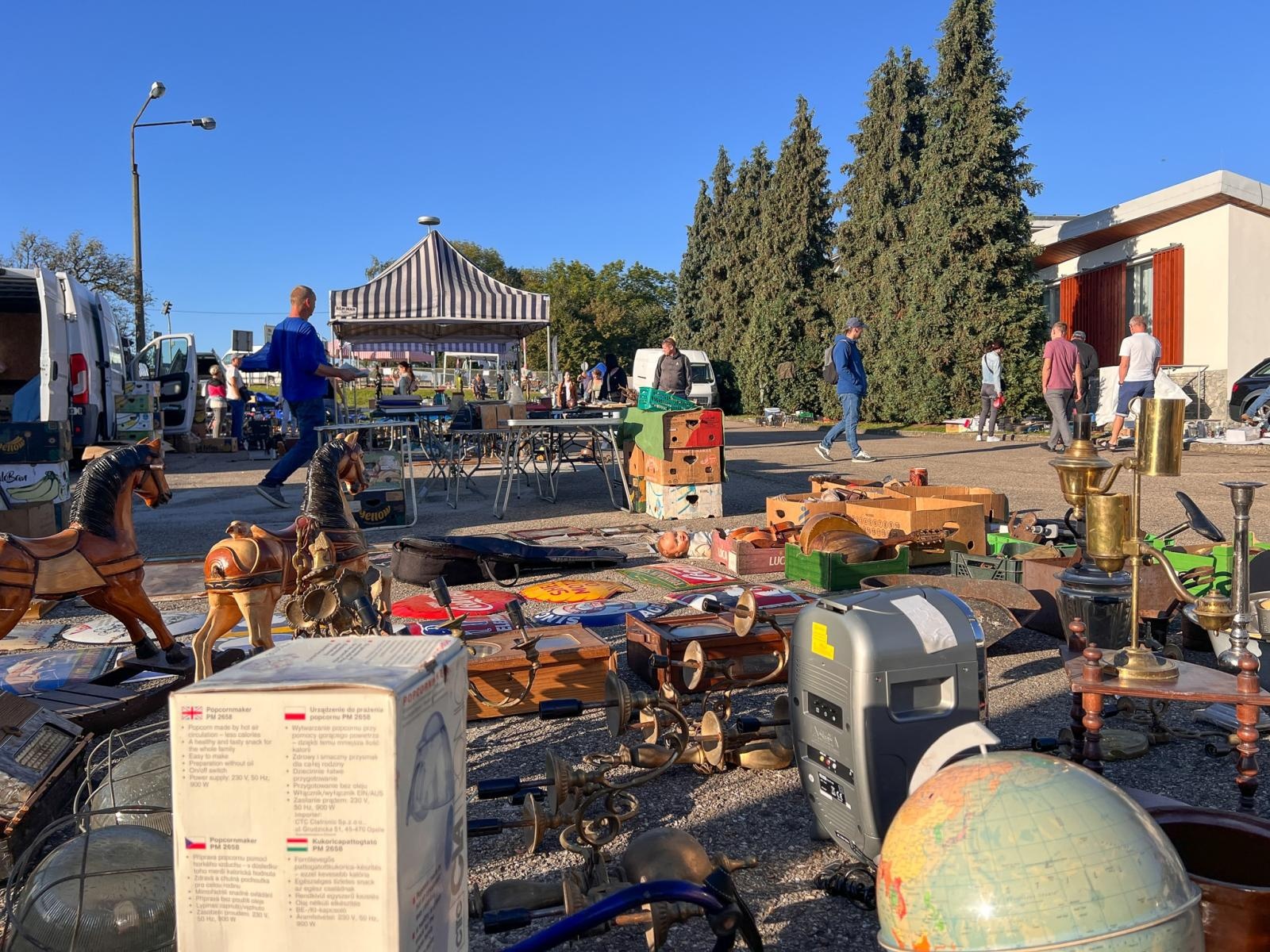 Zdjęcie w galerii na portalu naszraciborz.pl: Starych rzeczy się nie wyrzuca! Jarmark na Granicy pęka w szwach wiadomości z regionu