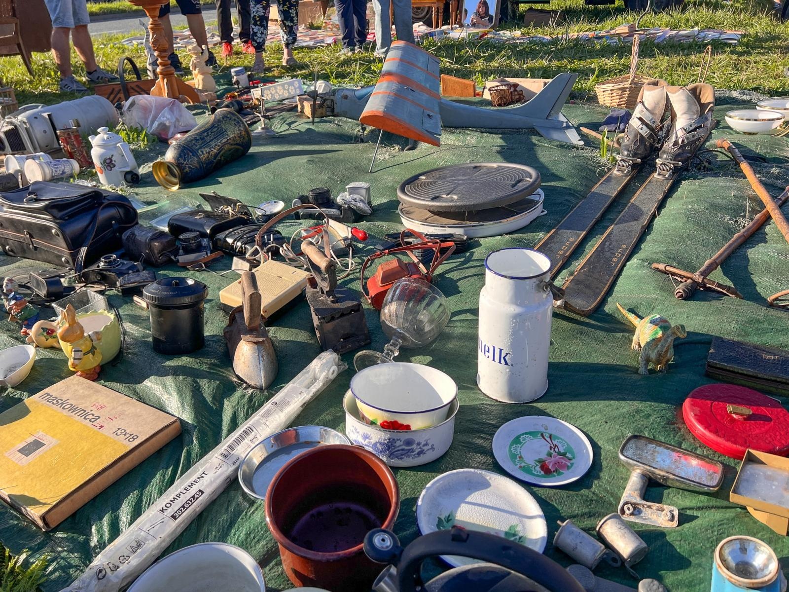 Zdjęcie w galerii na portalu naszraciborz.pl: Starych rzeczy się nie wyrzuca! Jarmark na Granicy pęka w szwach wiadomości z regionu