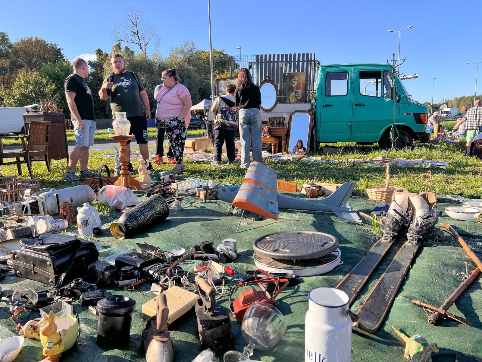 Zdjęcie w galerii na portalu naszraciborz.pl: Starych rzeczy się nie wyrzuca! Jarmark na Granicy pęka w szwach wiadomości z regionu