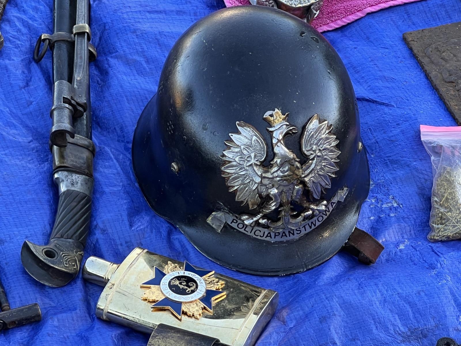 Zdjęcie w galerii na portalu naszraciborz.pl: Starych rzeczy się nie wyrzuca! Jarmark na Granicy pęka w szwach wiadomości z regionu