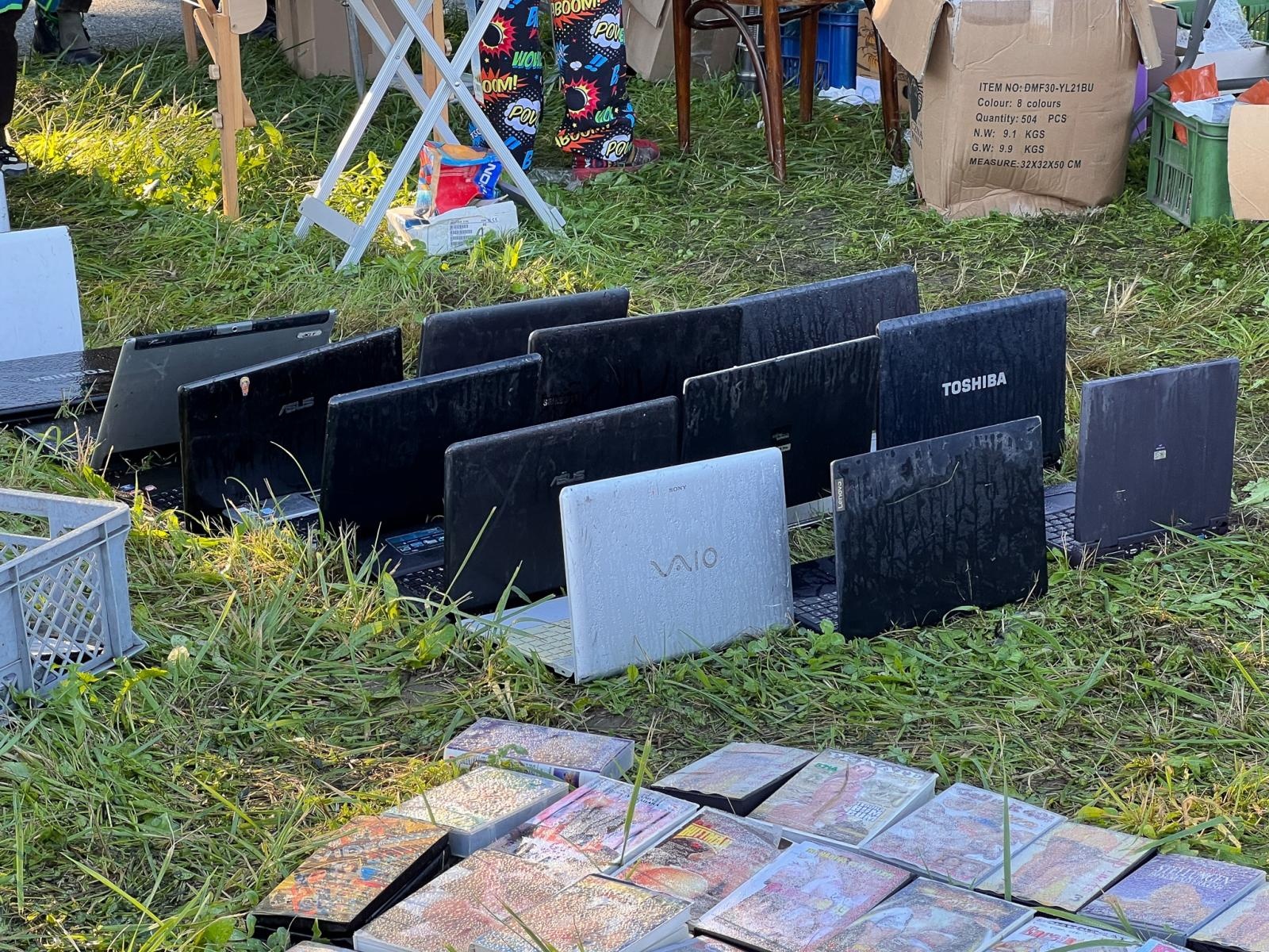 Zdjęcie w galerii na portalu naszraciborz.pl: Starych rzeczy się nie wyrzuca! Jarmark na Granicy pęka w szwach wiadomości z regionu