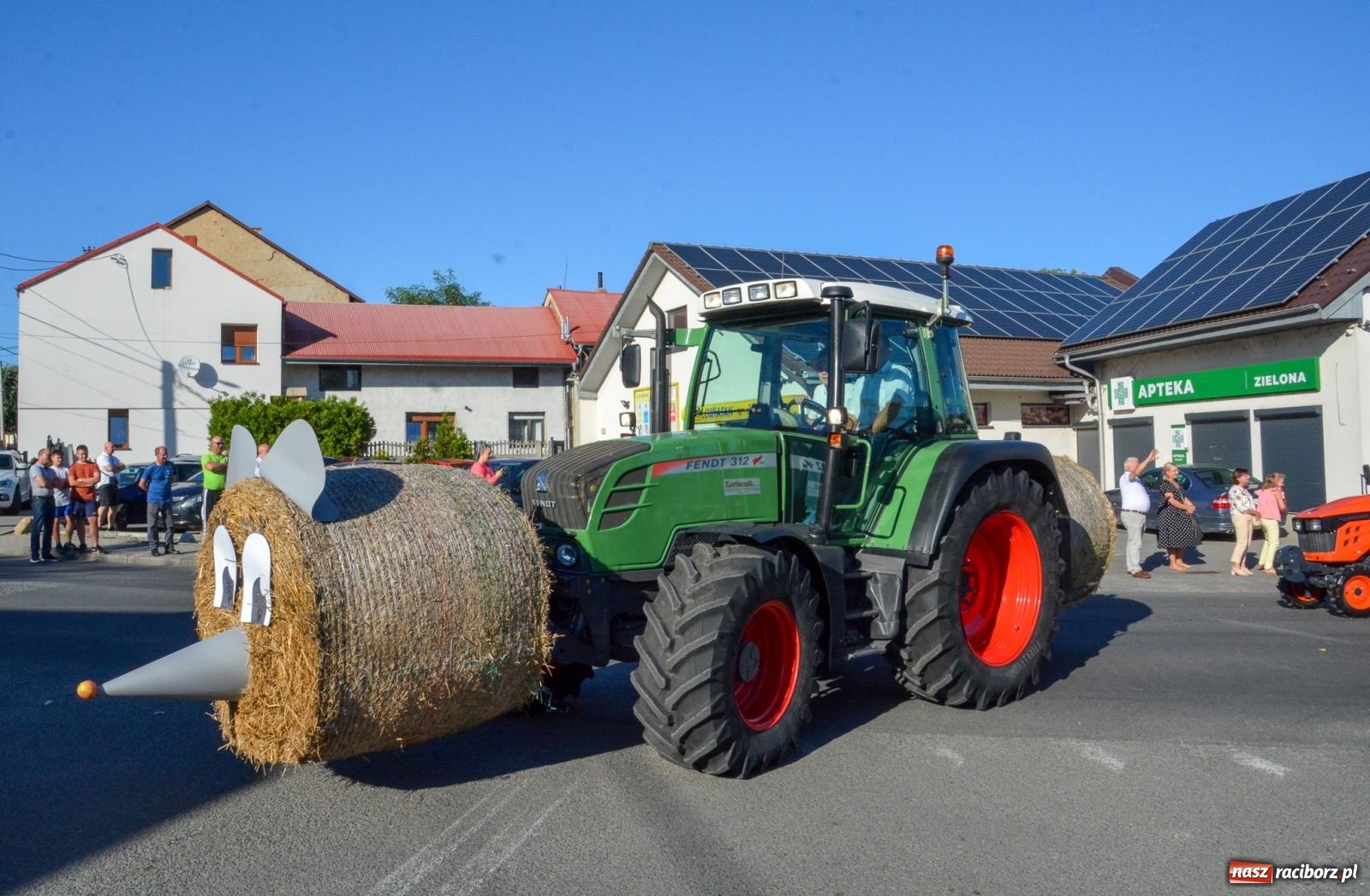 Zdjęcie w galerii na portalu naszraciborz.pl: Słoneczne zakończenie dożynek w Pietrowicach Wielkich [FOTO i WIDEO] wiadomości z regionu