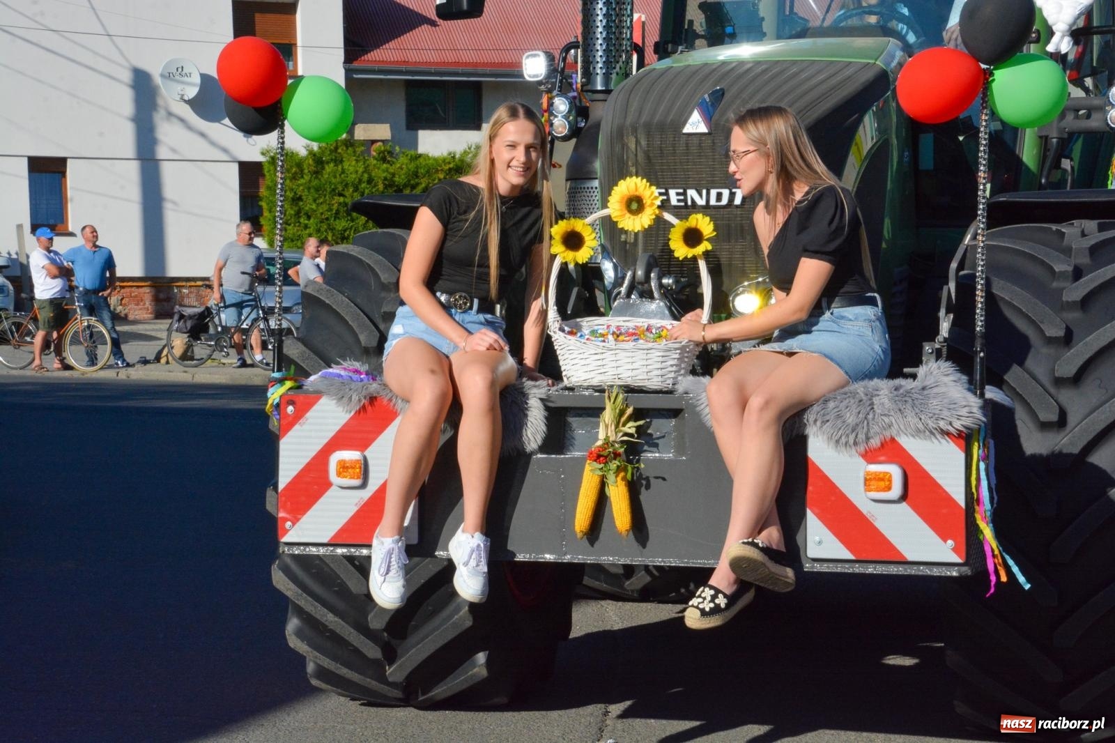 Zdjęcie w galerii na portalu naszraciborz.pl: Słoneczne zakończenie dożynek w Pietrowicach Wielkich [FOTO i WIDEO] wiadomości z regionu