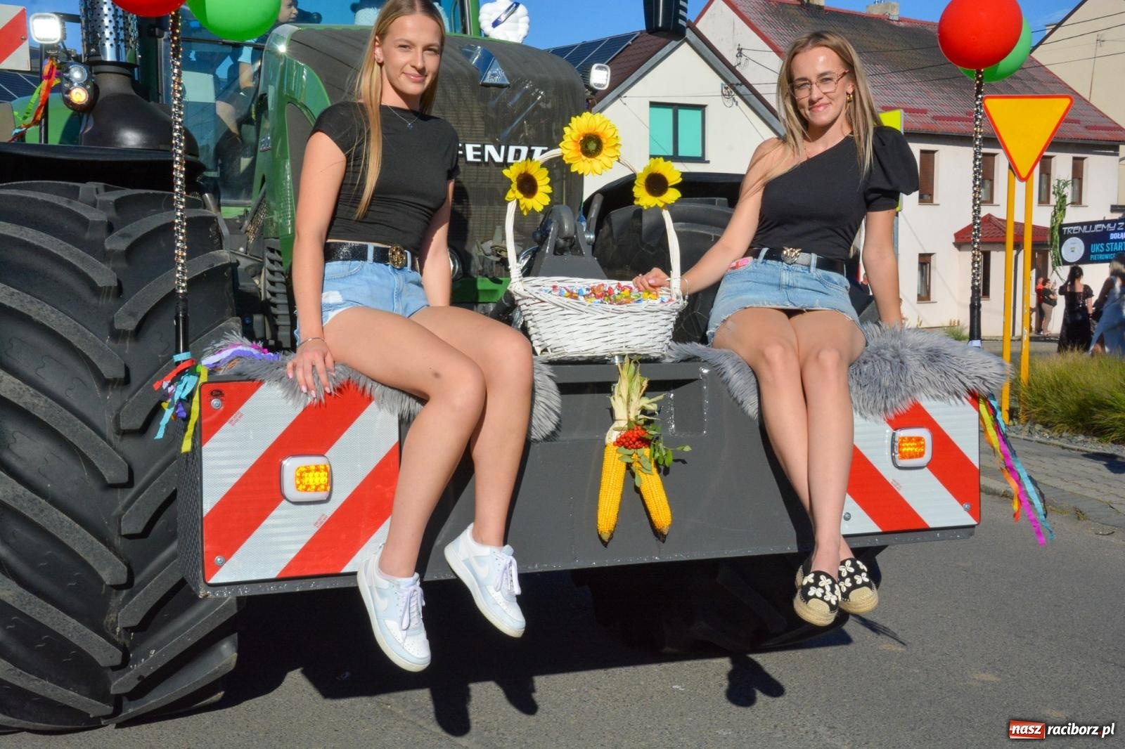 Zdjęcie w galerii na portalu naszraciborz.pl: Słoneczne zakończenie dożynek w Pietrowicach Wielkich [FOTO i WIDEO] wiadomości z regionu