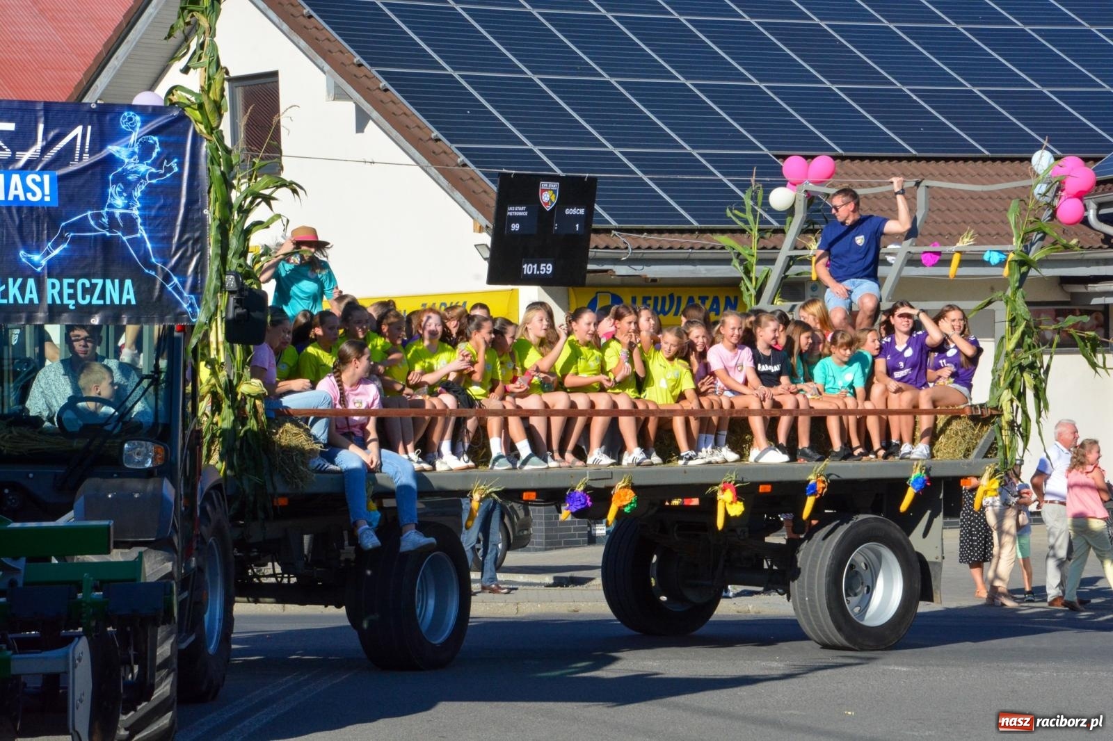 Zdjęcie w galerii na portalu naszraciborz.pl: Słoneczne zakończenie dożynek w Pietrowicach Wielkich [FOTO i WIDEO] wiadomości z regionu