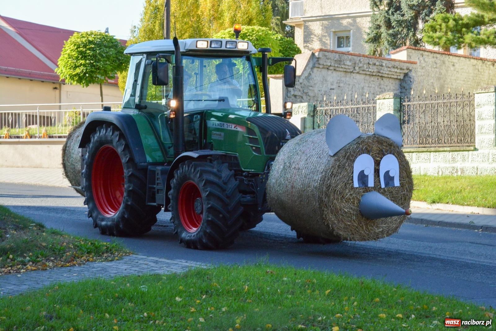 Zdjęcie w galerii na portalu naszraciborz.pl: Słoneczne zakończenie dożynek w Pietrowicach Wielkich [FOTO i WIDEO] wiadomości z regionu