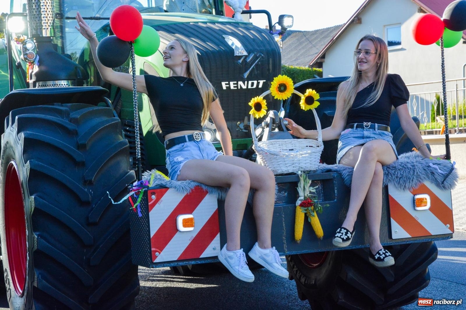 Zdjęcie w galerii na portalu naszraciborz.pl: Słoneczne zakończenie dożynek w Pietrowicach Wielkich [FOTO i WIDEO] wiadomości z regionu