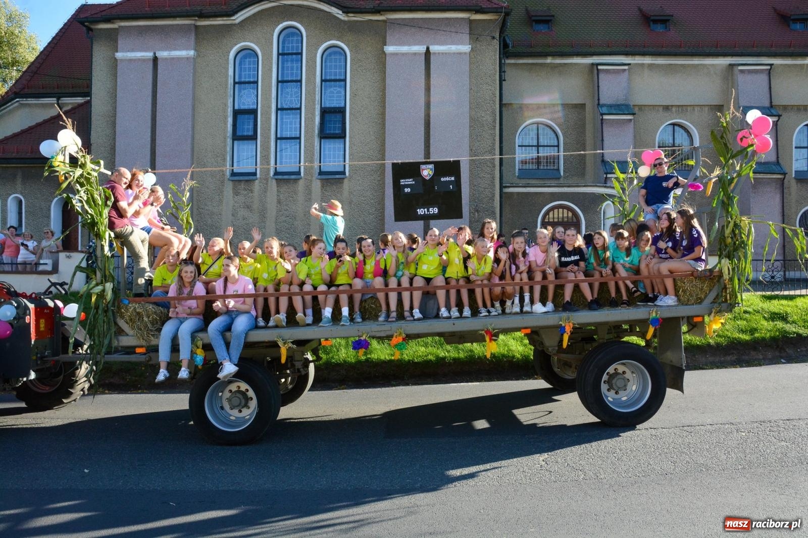 Zdjęcie w galerii na portalu naszraciborz.pl: Słoneczne zakończenie dożynek w Pietrowicach Wielkich [FOTO i WIDEO] wiadomości z regionu