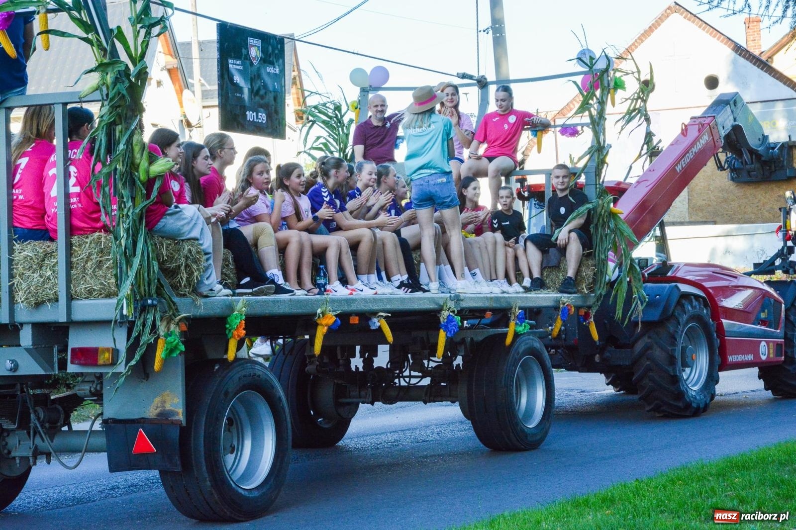 Zdjęcie w galerii na portalu naszraciborz.pl: Słoneczne zakończenie dożynek w Pietrowicach Wielkich [FOTO i WIDEO] wiadomości z regionu