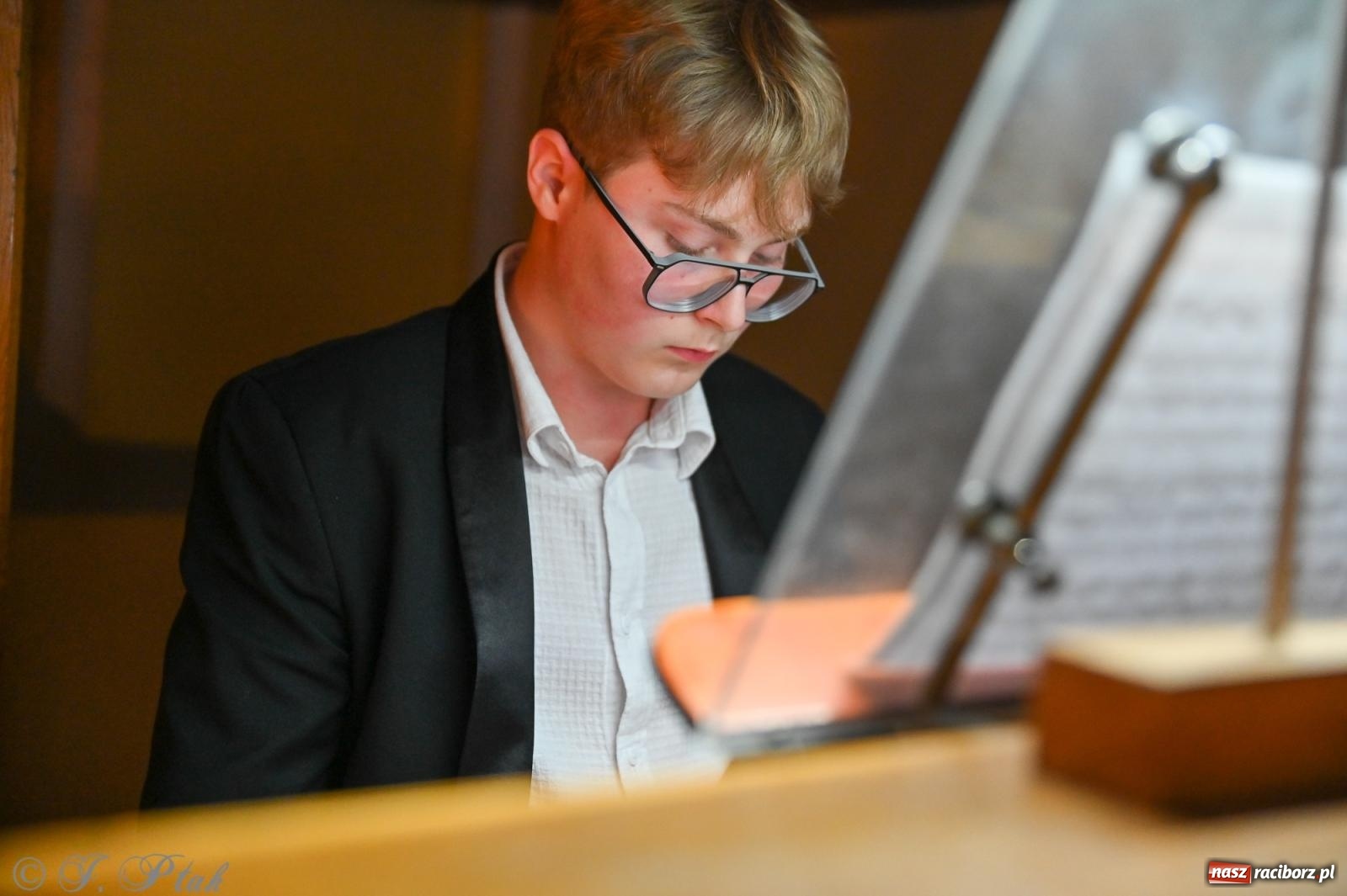 Zdjęcie w galerii na portalu naszraciborz.pl: XXXVIII Dni Muzyki Organowej i Kameralnej im. Henryka Klai - koncert na Ostrogu wiadomości z regionu