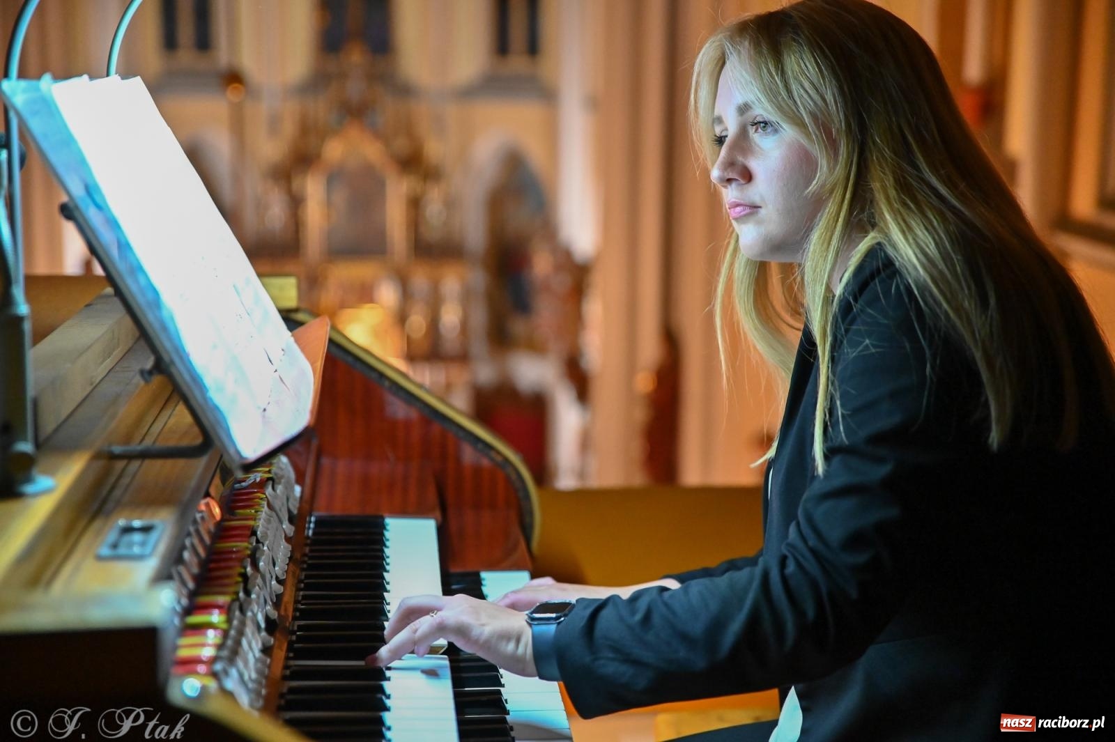 Zdjęcie w galerii na portalu naszraciborz.pl: XXXVIII Dni Muzyki Organowej i Kameralnej im. Henryka Klai - koncert na Ostrogu wiadomości z regionu