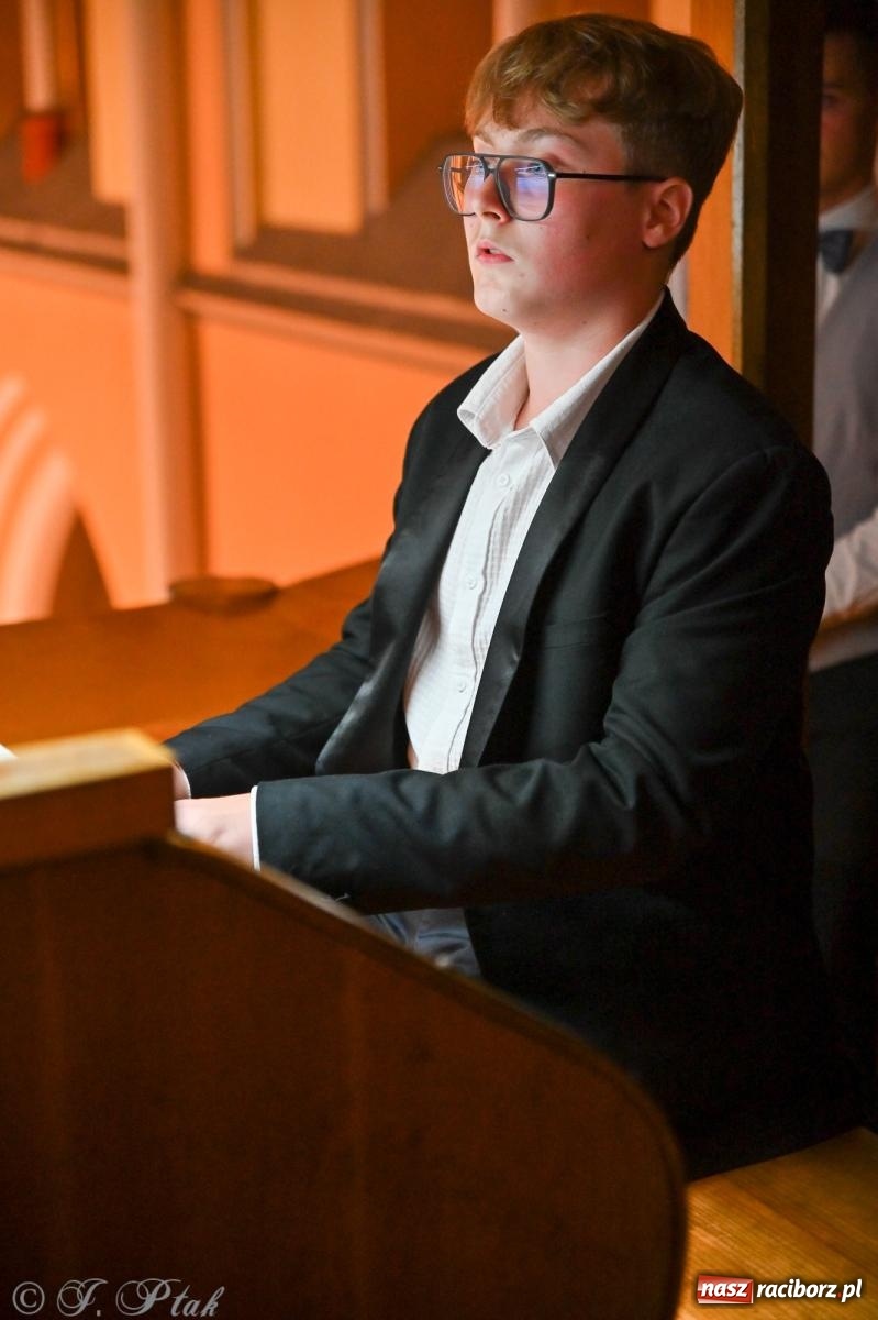 Zdjęcie w galerii na portalu naszraciborz.pl: XXXVIII Dni Muzyki Organowej i Kameralnej im. Henryka Klai - koncert na Ostrogu wiadomości z regionu