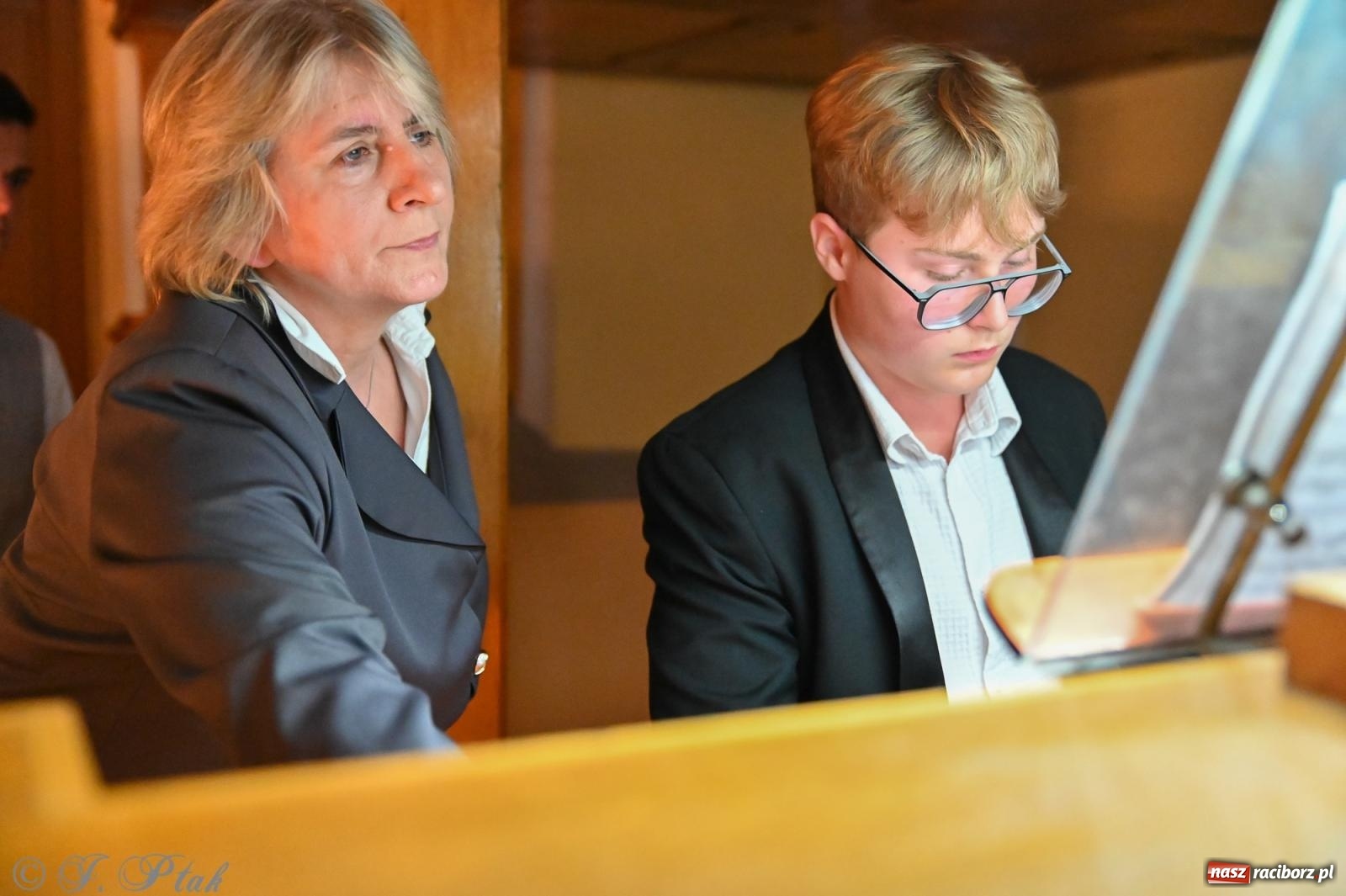 Zdjęcie w galerii na portalu naszraciborz.pl: XXXVIII Dni Muzyki Organowej i Kameralnej im. Henryka Klai - koncert na Ostrogu wiadomości z regionu