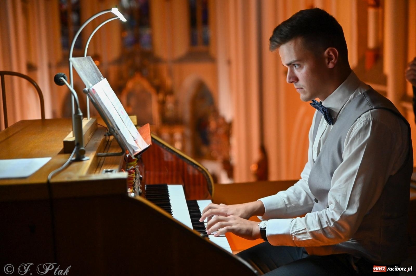 Zdjęcie w galerii na portalu naszraciborz.pl: XXXVIII Dni Muzyki Organowej i Kameralnej im. Henryka Klai - koncert na Ostrogu wiadomości z regionu