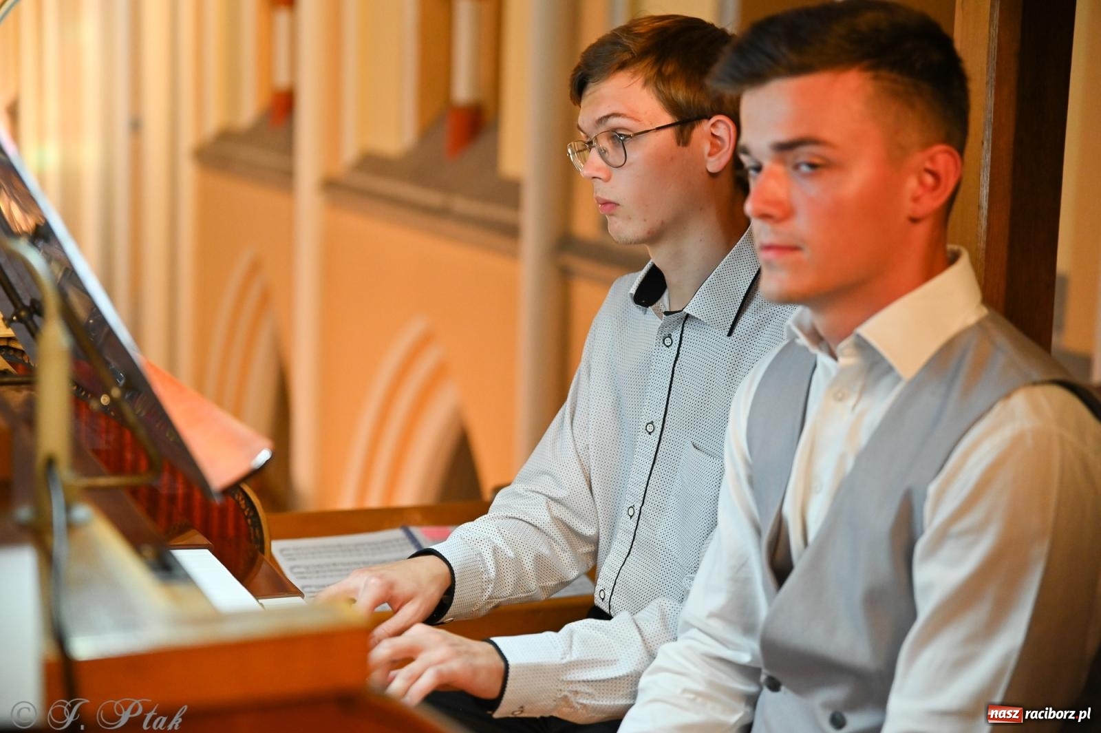 Zdjęcie w galerii na portalu naszraciborz.pl: XXXVIII Dni Muzyki Organowej i Kameralnej im. Henryka Klai - koncert na Ostrogu wiadomości z regionu