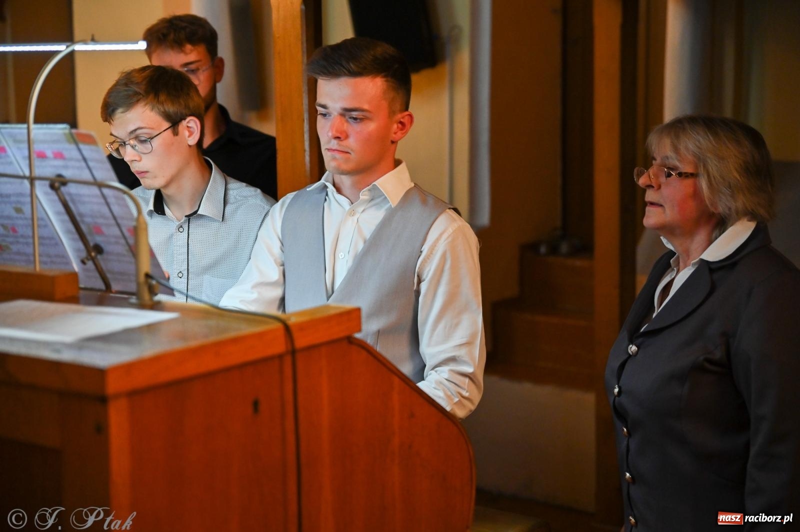 Zdjęcie w galerii na portalu naszraciborz.pl: XXXVIII Dni Muzyki Organowej i Kameralnej im. Henryka Klai - koncert na Ostrogu wiadomości z regionu