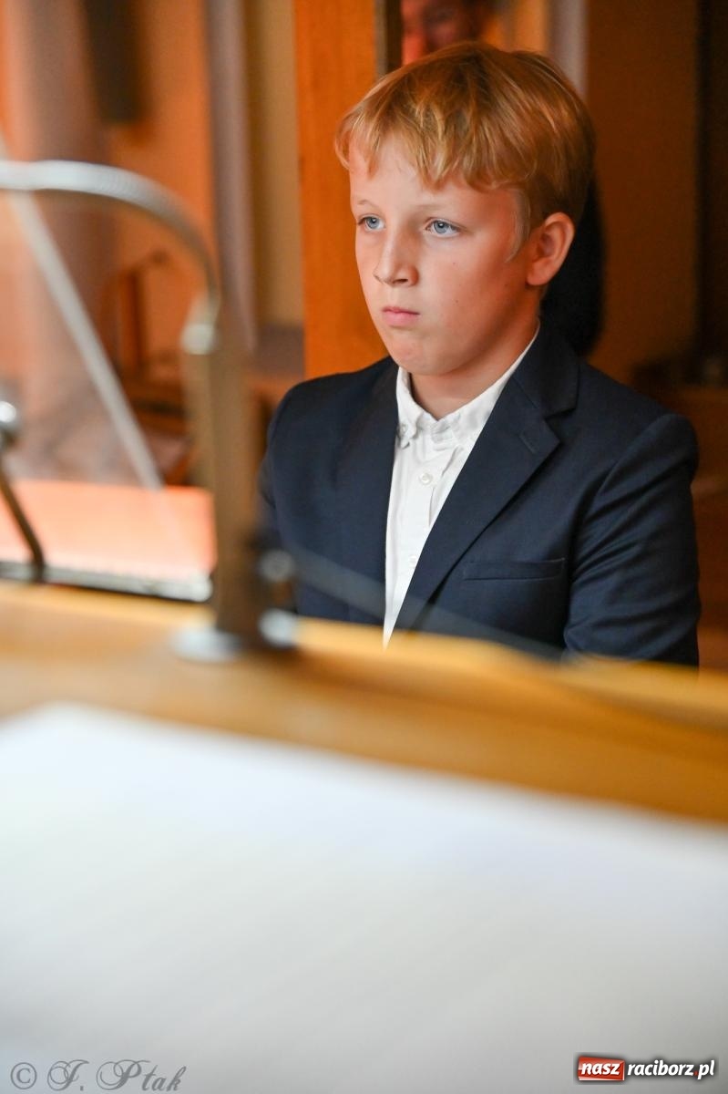 Zdjęcie w galerii na portalu naszraciborz.pl: XXXVIII Dni Muzyki Organowej i Kameralnej im. Henryka Klai - koncert na Ostrogu wiadomości z regionu