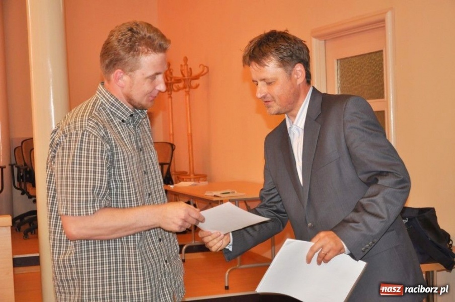 Zdjęcie w galerii na portalu naszraciborz.pl: O zwycięstwie decydował wygląd wiadomości z regionu