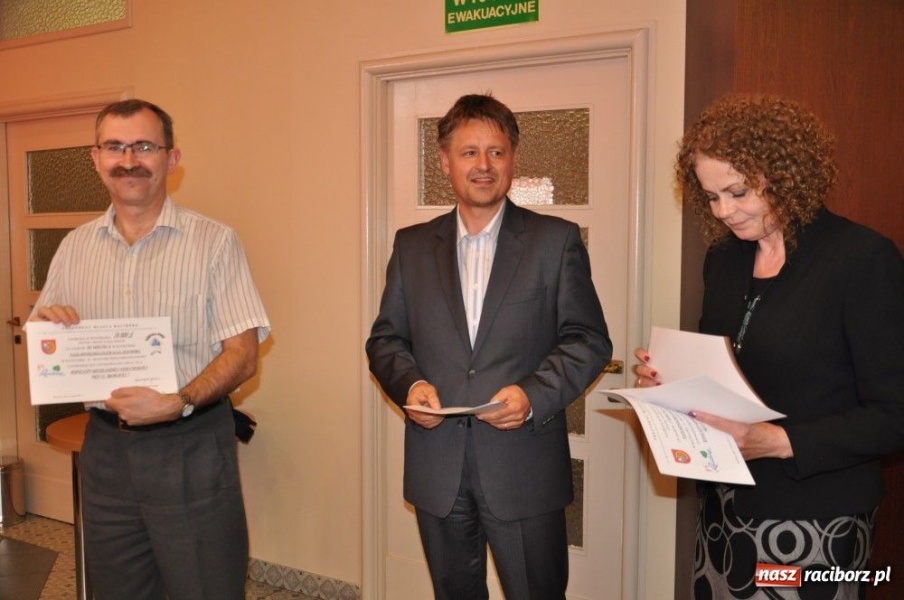 Zdjęcie w galerii na portalu naszraciborz.pl: O zwycięstwie decydował wygląd wiadomości z regionu