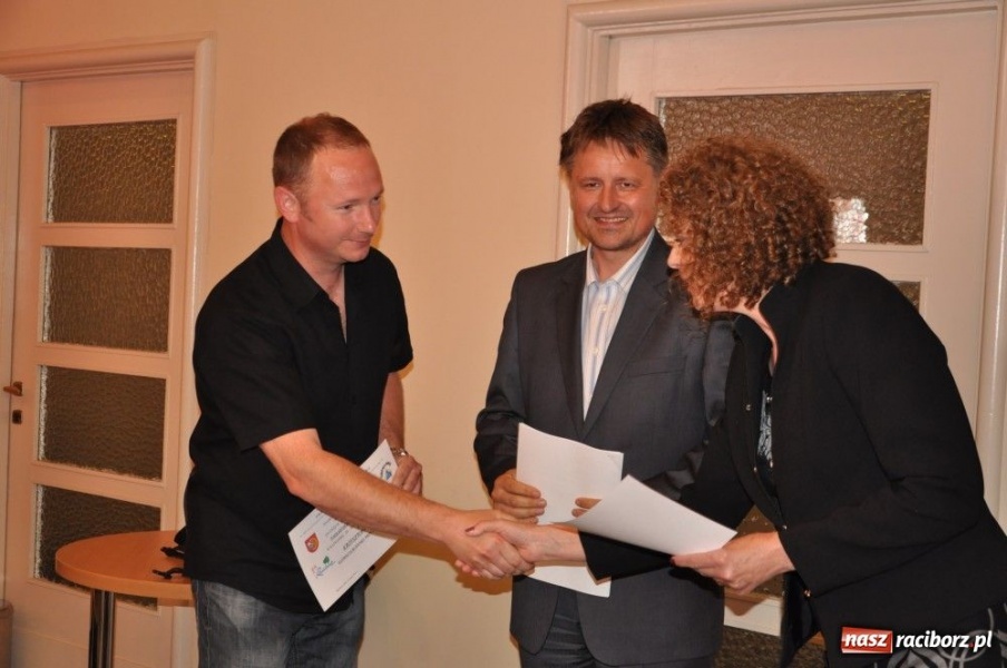 Zdjęcie w galerii na portalu naszraciborz.pl: O zwycięstwie decydował wygląd wiadomości z regionu