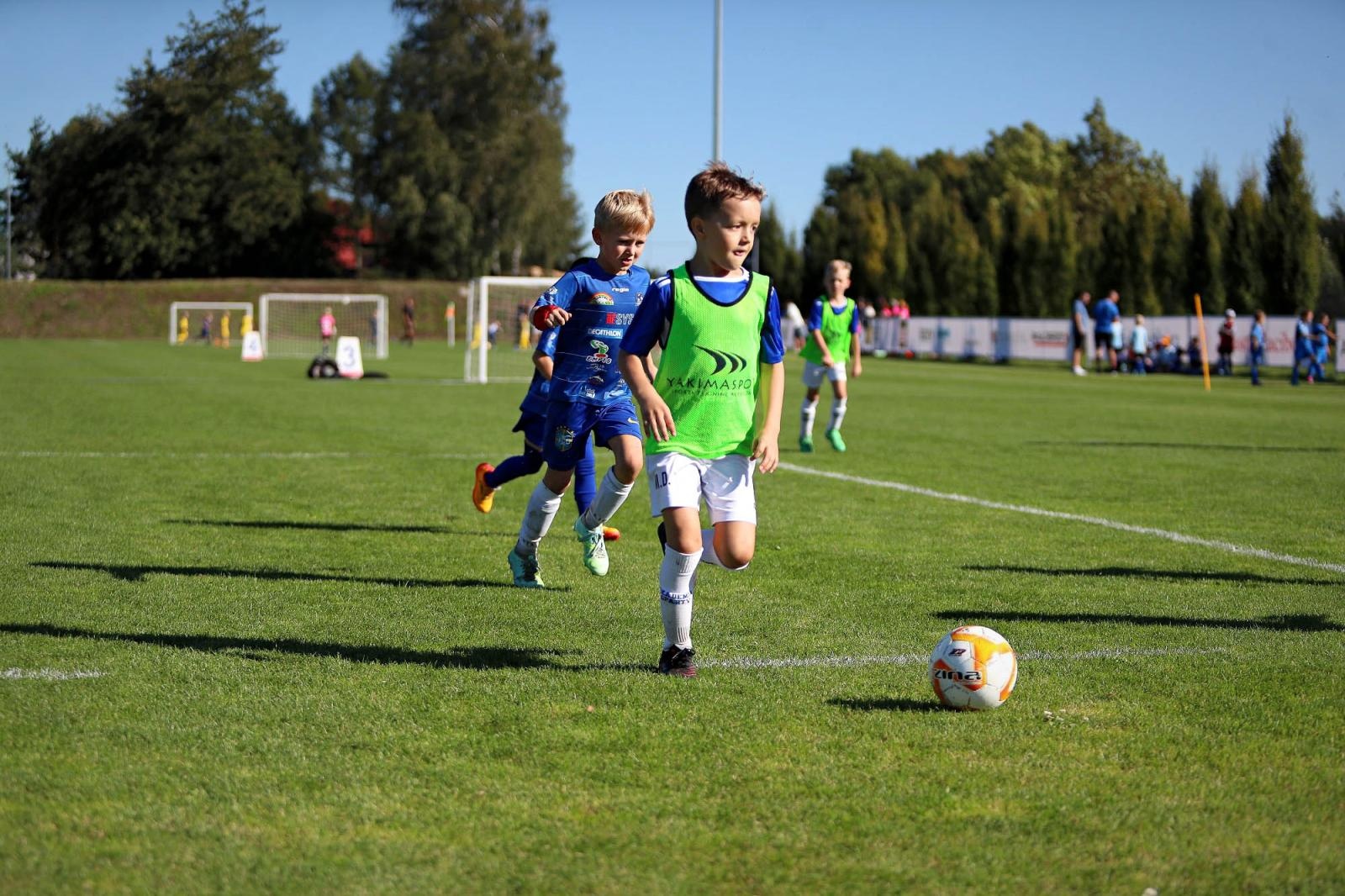 Zdjęcie w galerii na portalu naszraciborz.pl: Macron Cup przy Srebrnej. Piłkarska rywalizacja rocznika 2018 [FOTO] wiadomości z regionu
