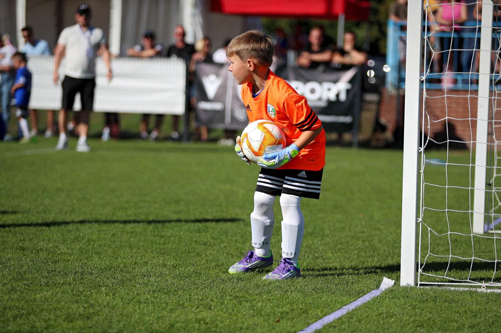 Zdjęcie w galerii na portalu naszraciborz.pl: Macron Cup przy Srebrnej. Piłkarska rywalizacja rocznika 2018 [FOTO] wiadomości z regionu