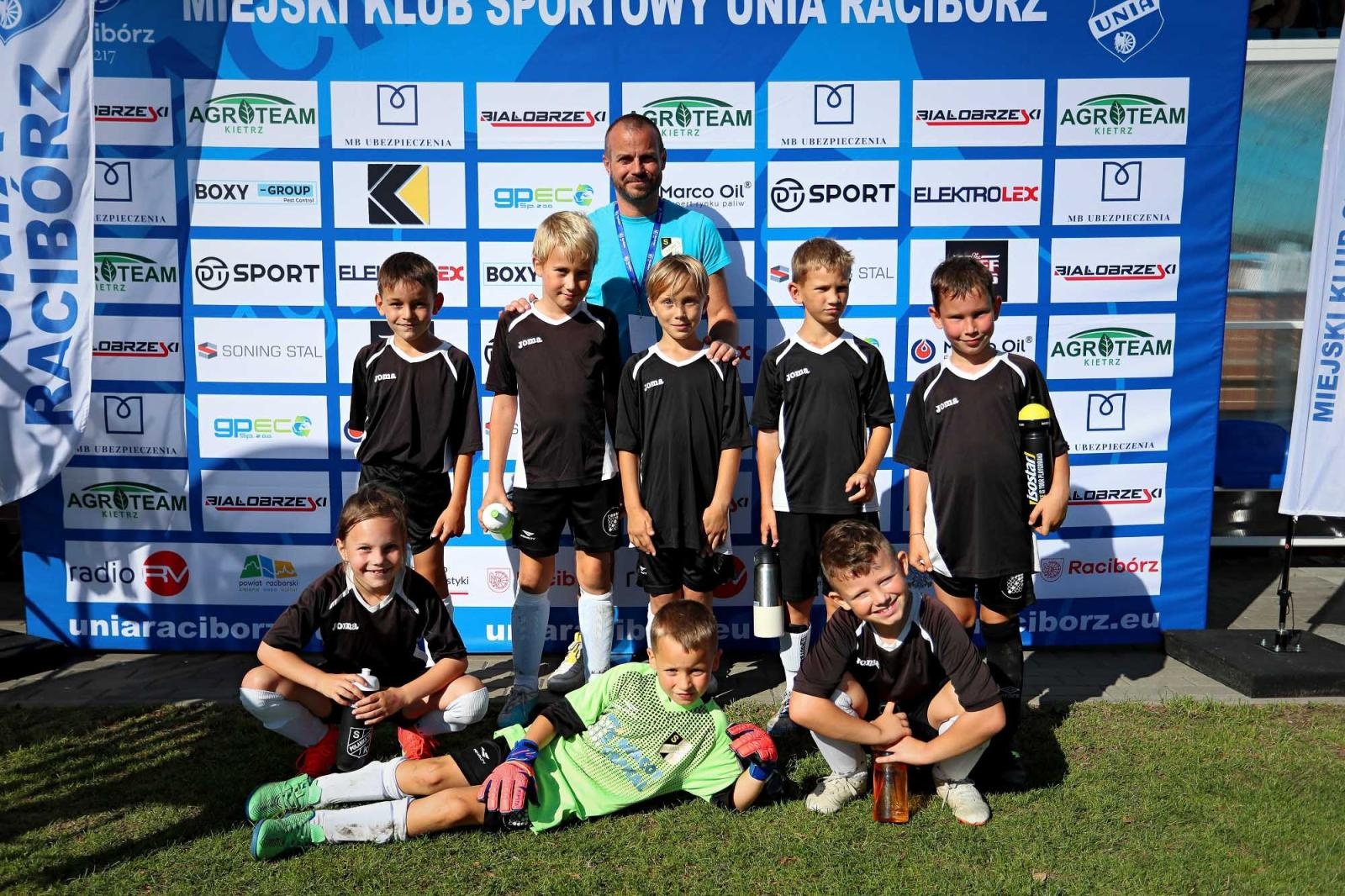 Zdjęcie w galerii na portalu naszraciborz.pl: Macron Cup przy Srebrnej. Piłkarska rywalizacja rocznika 2018 [FOTO] wiadomości z regionu