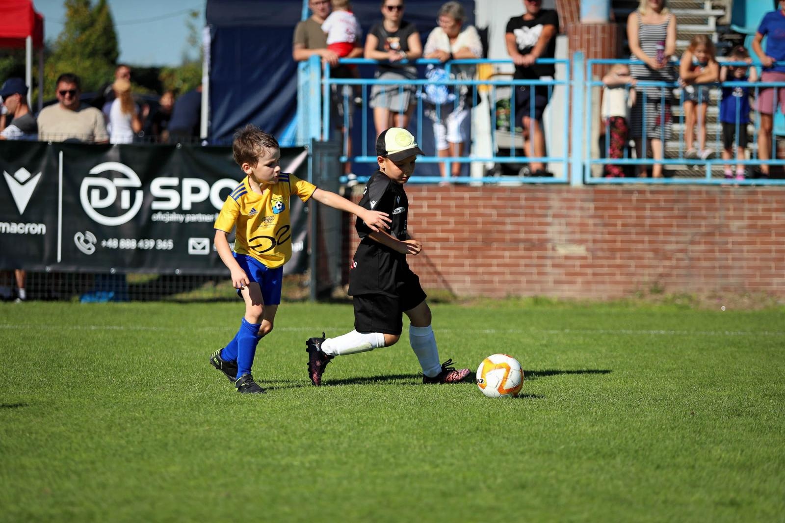 Zdjęcie w galerii na portalu naszraciborz.pl: Macron Cup przy Srebrnej. Piłkarska rywalizacja rocznika 2018 [FOTO] wiadomości z regionu