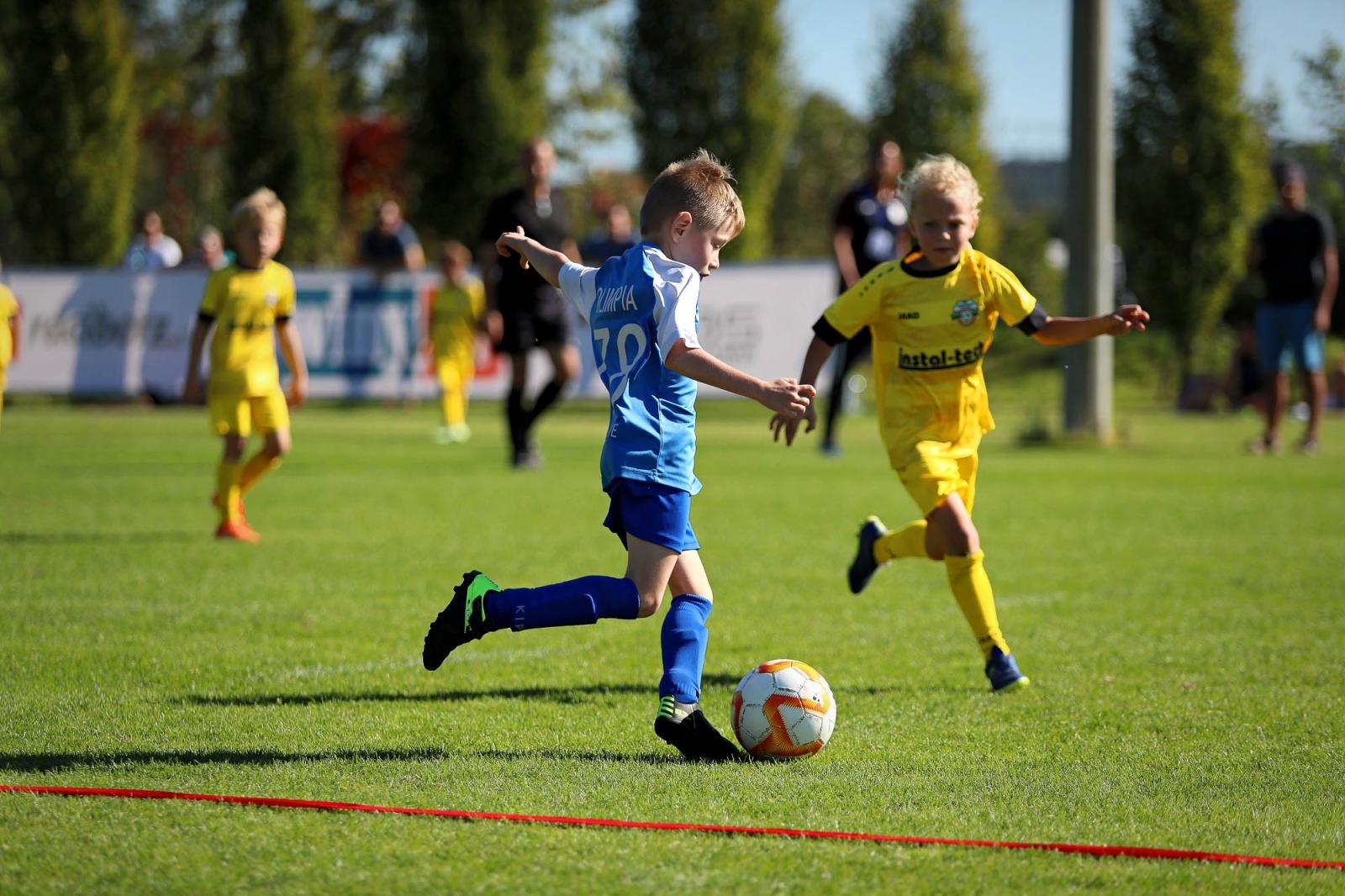 Zdjęcie w galerii na portalu naszraciborz.pl: Macron Cup przy Srebrnej. Piłkarska rywalizacja rocznika 2018 [FOTO] wiadomości z regionu