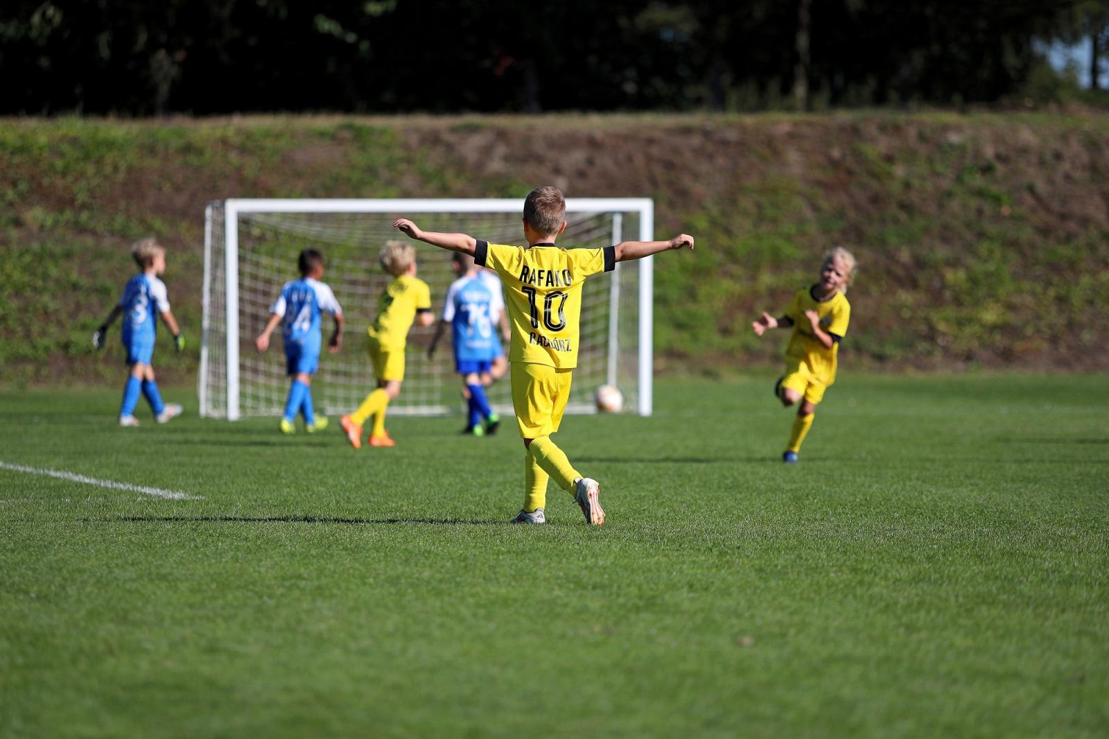 Zdjęcie w galerii na portalu naszraciborz.pl: Macron Cup przy Srebrnej. Piłkarska rywalizacja rocznika 2018 [FOTO] wiadomości z regionu