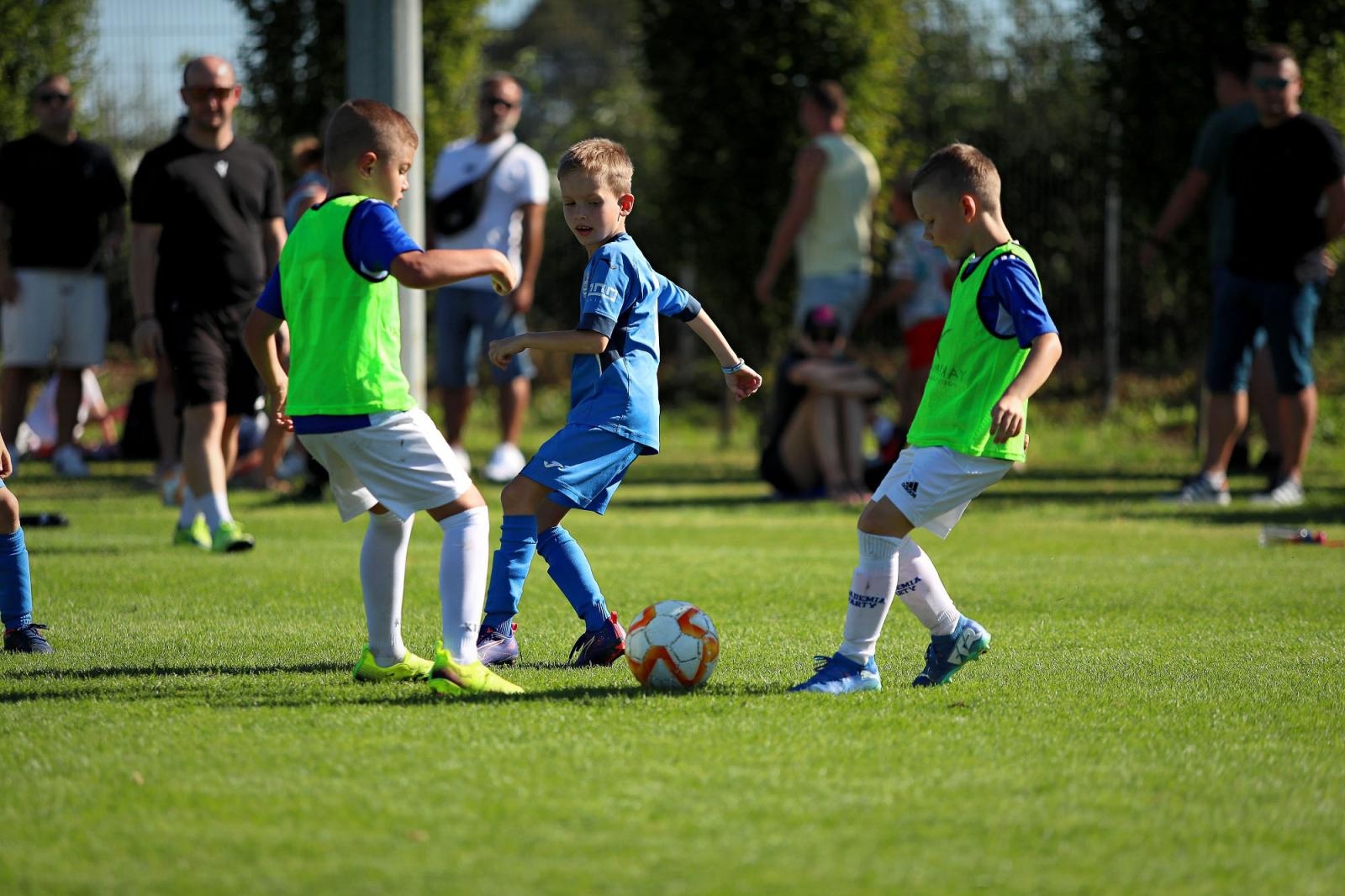 Zdjęcie w galerii na portalu naszraciborz.pl: Macron Cup przy Srebrnej. Piłkarska rywalizacja rocznika 2018 [FOTO] wiadomości z regionu