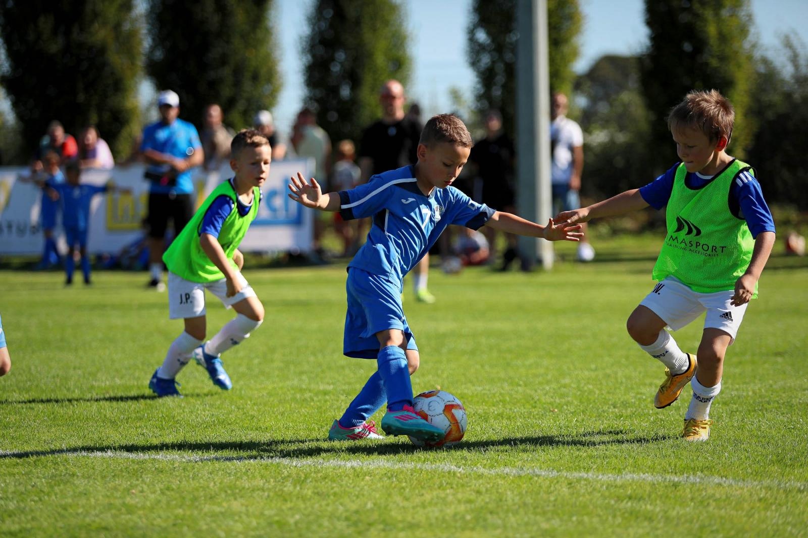 Zdjęcie w galerii na portalu naszraciborz.pl: Macron Cup przy Srebrnej. Piłkarska rywalizacja rocznika 2018 [FOTO] wiadomości z regionu