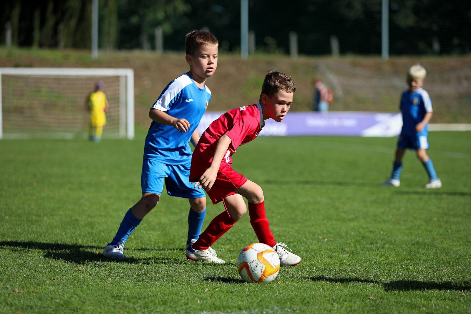 Zdjęcie w galerii na portalu naszraciborz.pl: Macron Cup przy Srebrnej. Piłkarska rywalizacja rocznika 2018 [FOTO] wiadomości z regionu