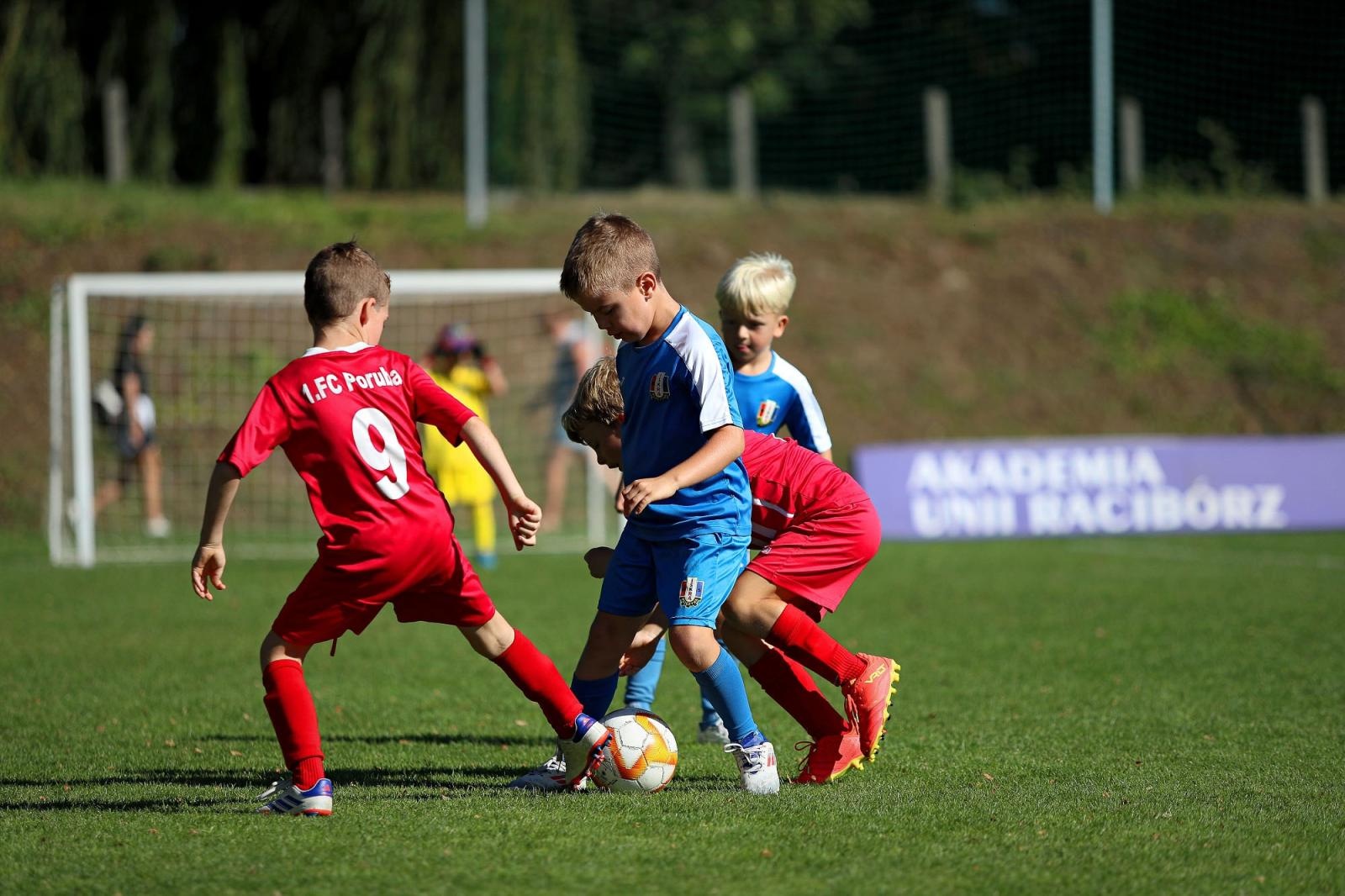 Zdjęcie w galerii na portalu naszraciborz.pl: Macron Cup przy Srebrnej. Piłkarska rywalizacja rocznika 2018 [FOTO] wiadomości z regionu