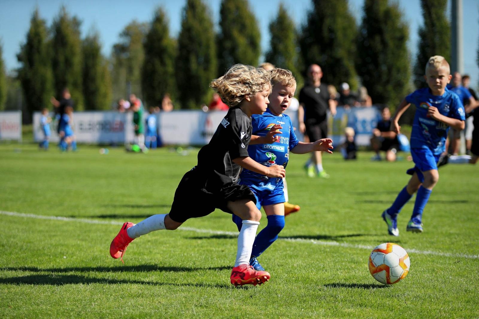 Zdjęcie w galerii na portalu naszraciborz.pl: Macron Cup przy Srebrnej. Piłkarska rywalizacja rocznika 2018 [FOTO] wiadomości z regionu
