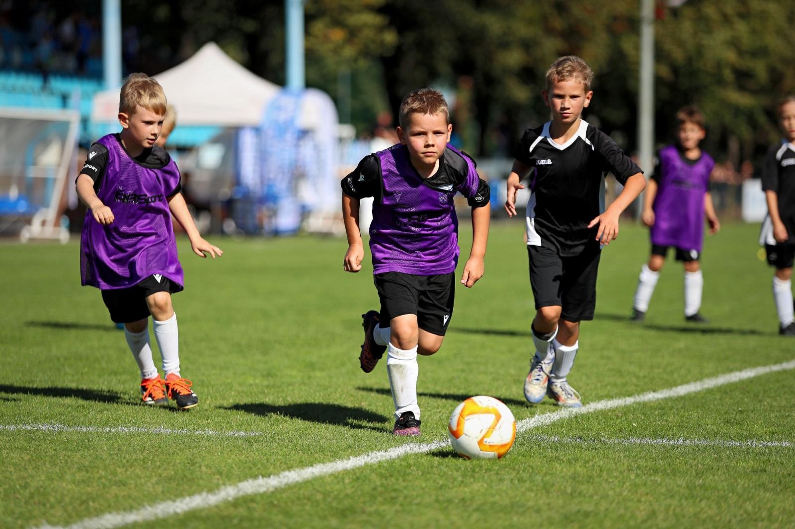 Zdjęcie w galerii na portalu naszraciborz.pl: Macron Cup przy Srebrnej. Piłkarska rywalizacja rocznika 2018 [FOTO] wiadomości z regionu