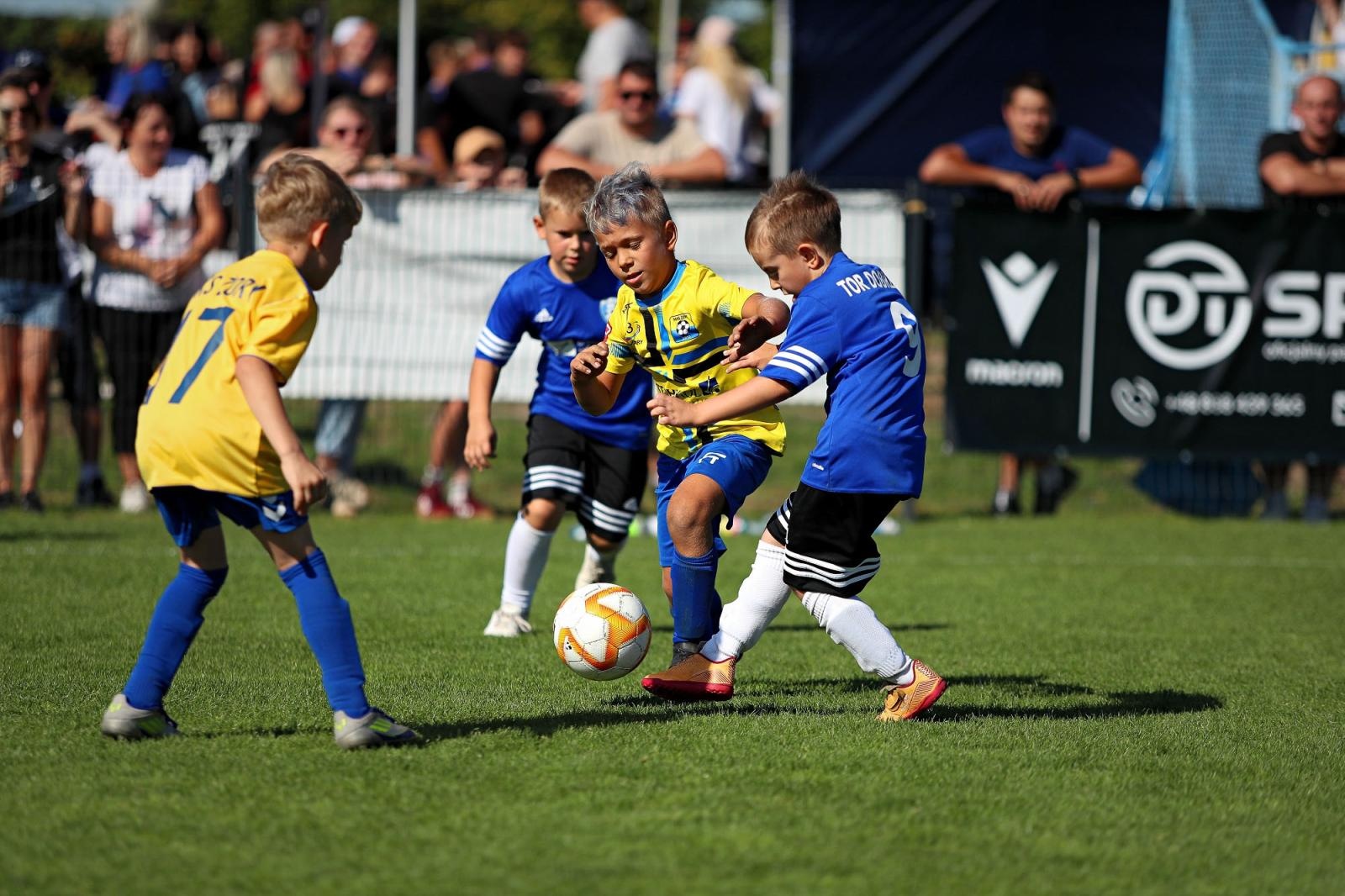 Zdjęcie w galerii na portalu naszraciborz.pl: Macron Cup przy Srebrnej. Piłkarska rywalizacja rocznika 2018 [FOTO] wiadomości z regionu