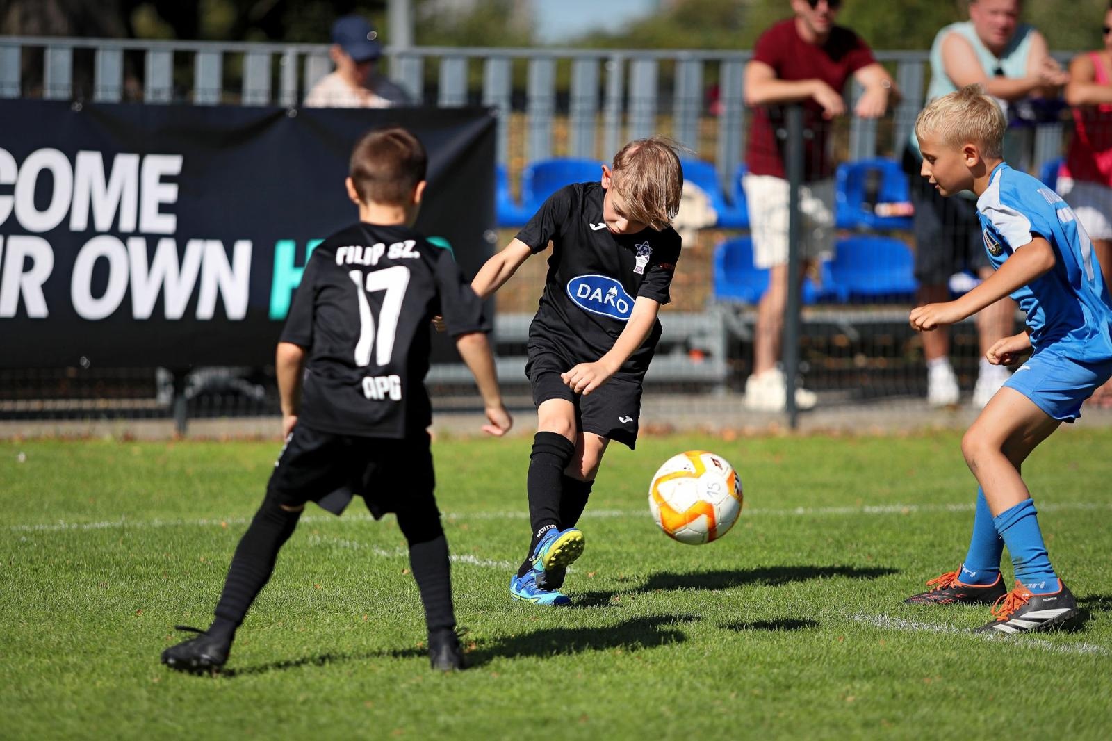 Zdjęcie w galerii na portalu naszraciborz.pl: Macron Cup przy Srebrnej. Piłkarska rywalizacja rocznika 2018 [FOTO] wiadomości z regionu