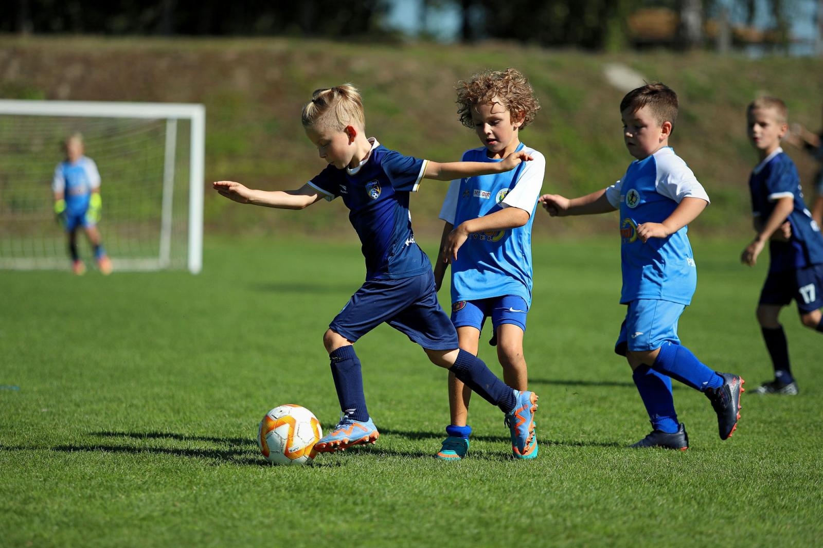 Zdjęcie w galerii na portalu naszraciborz.pl: Macron Cup przy Srebrnej. Piłkarska rywalizacja rocznika 2018 [FOTO] wiadomości z regionu