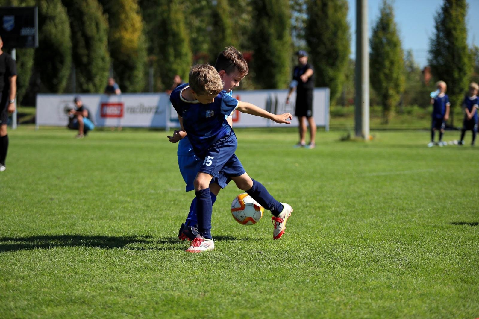 Zdjęcie w galerii na portalu naszraciborz.pl: Macron Cup przy Srebrnej. Piłkarska rywalizacja rocznika 2018 [FOTO] wiadomości z regionu