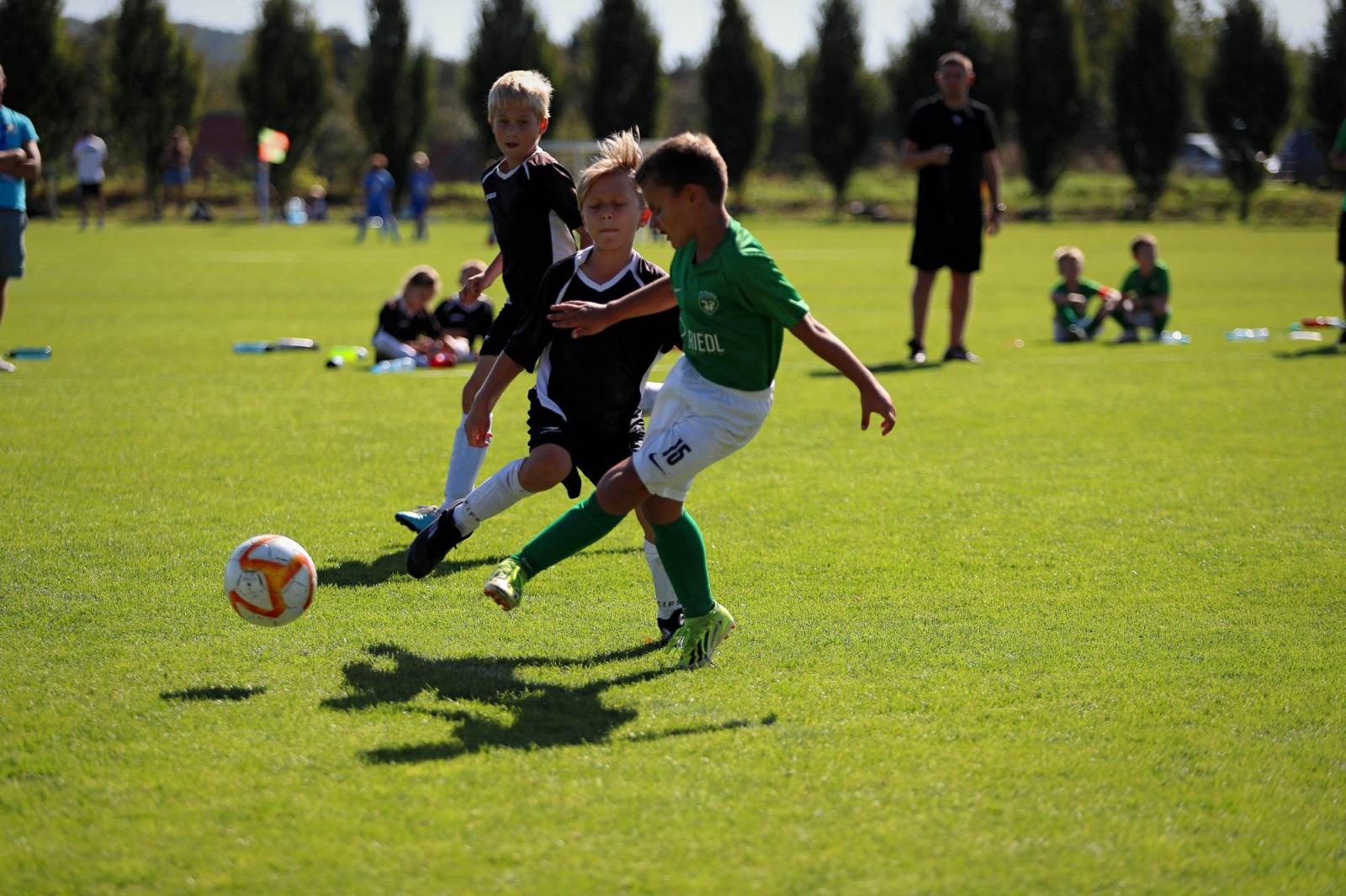 Zdjęcie w galerii na portalu naszraciborz.pl: Macron Cup przy Srebrnej. Piłkarska rywalizacja rocznika 2018 [FOTO] wiadomości z regionu